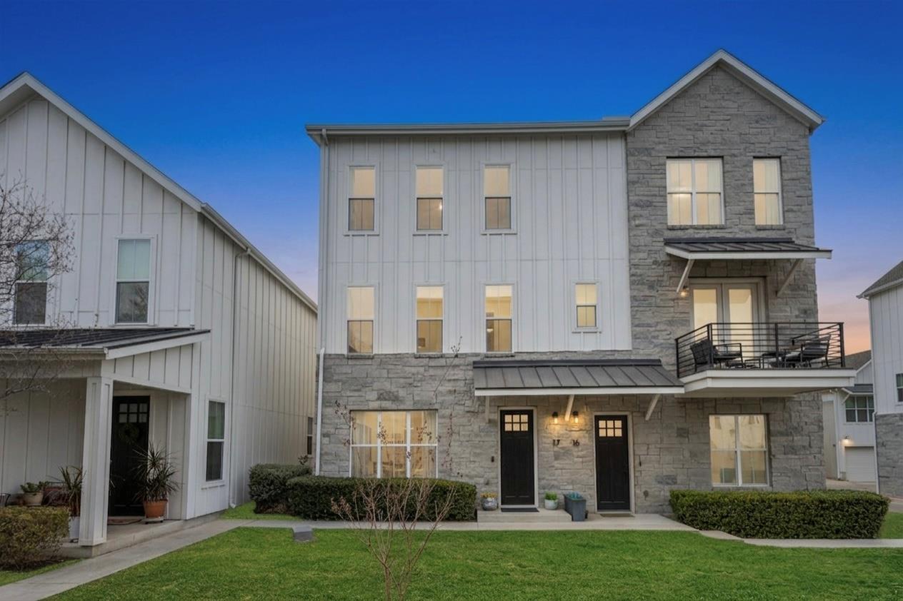 2624 Metcalfe Rd # 17, Austin, TX 78741