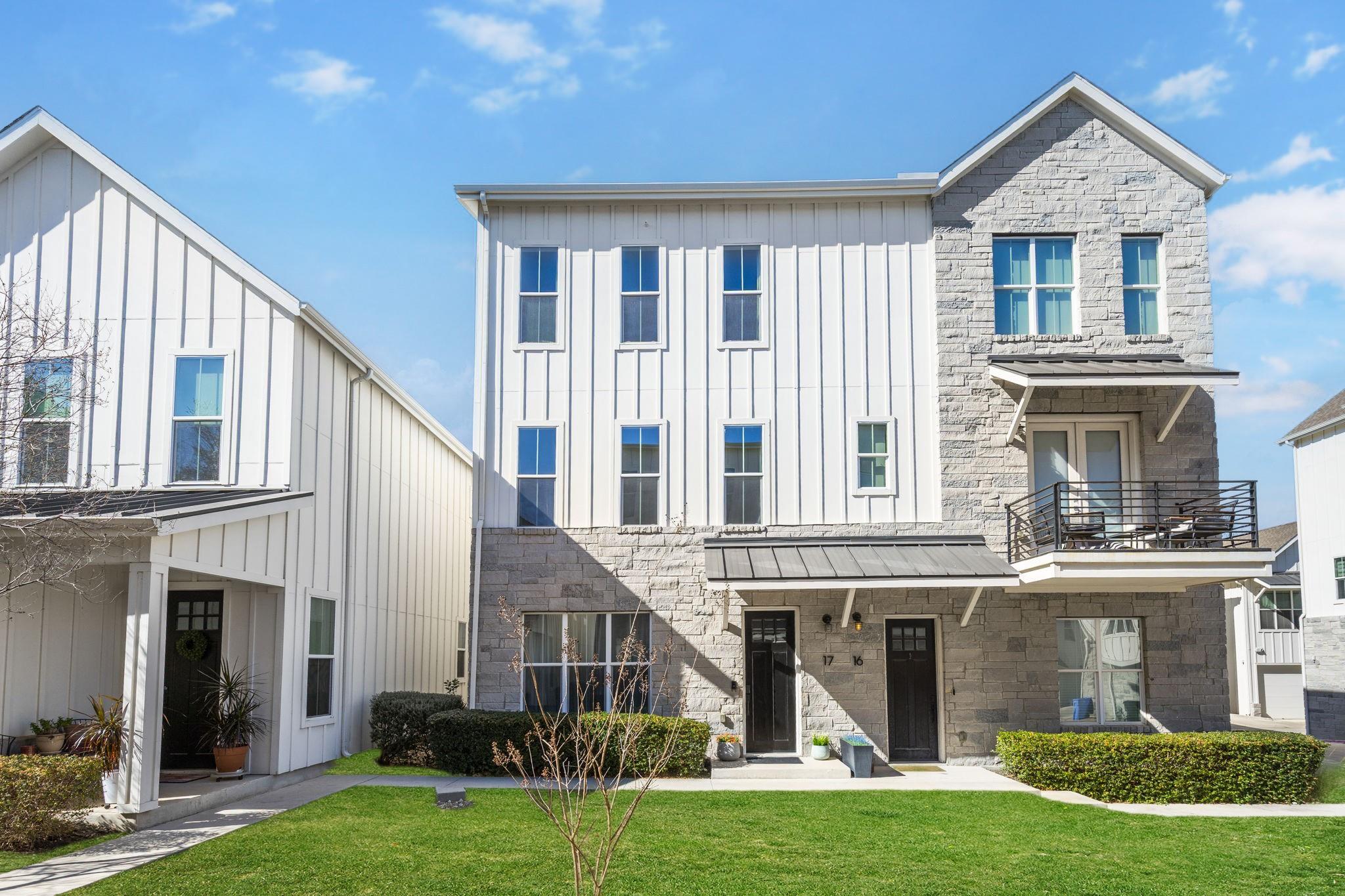 2624 Metcalfe Rd # 17, Austin, TX 78741