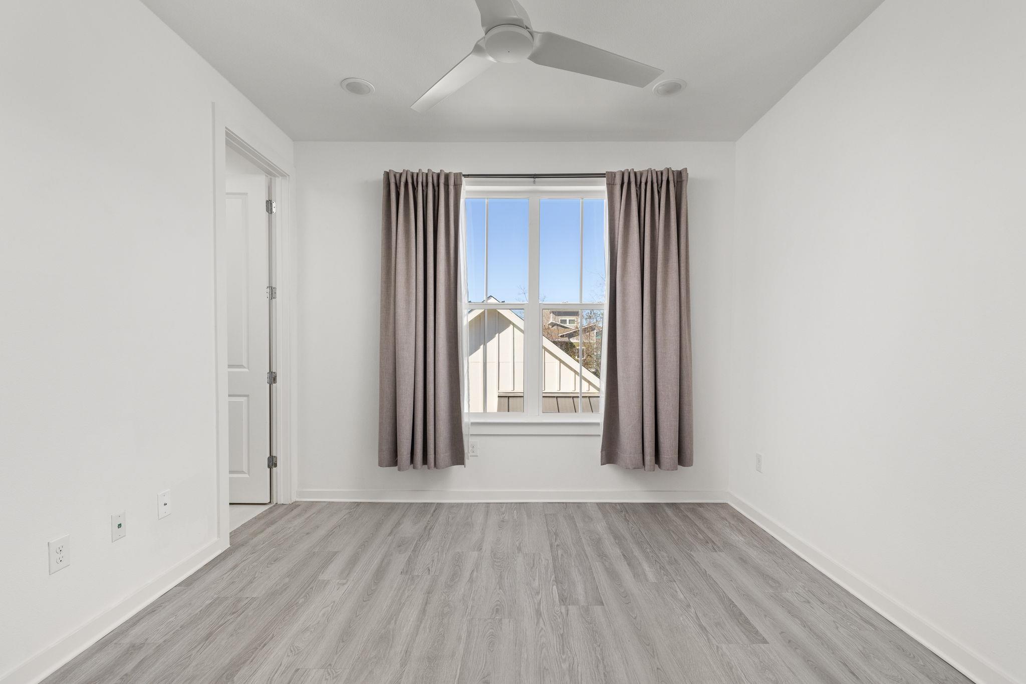 2624 Metcalfe Rd # 17, Austin, TX 78741