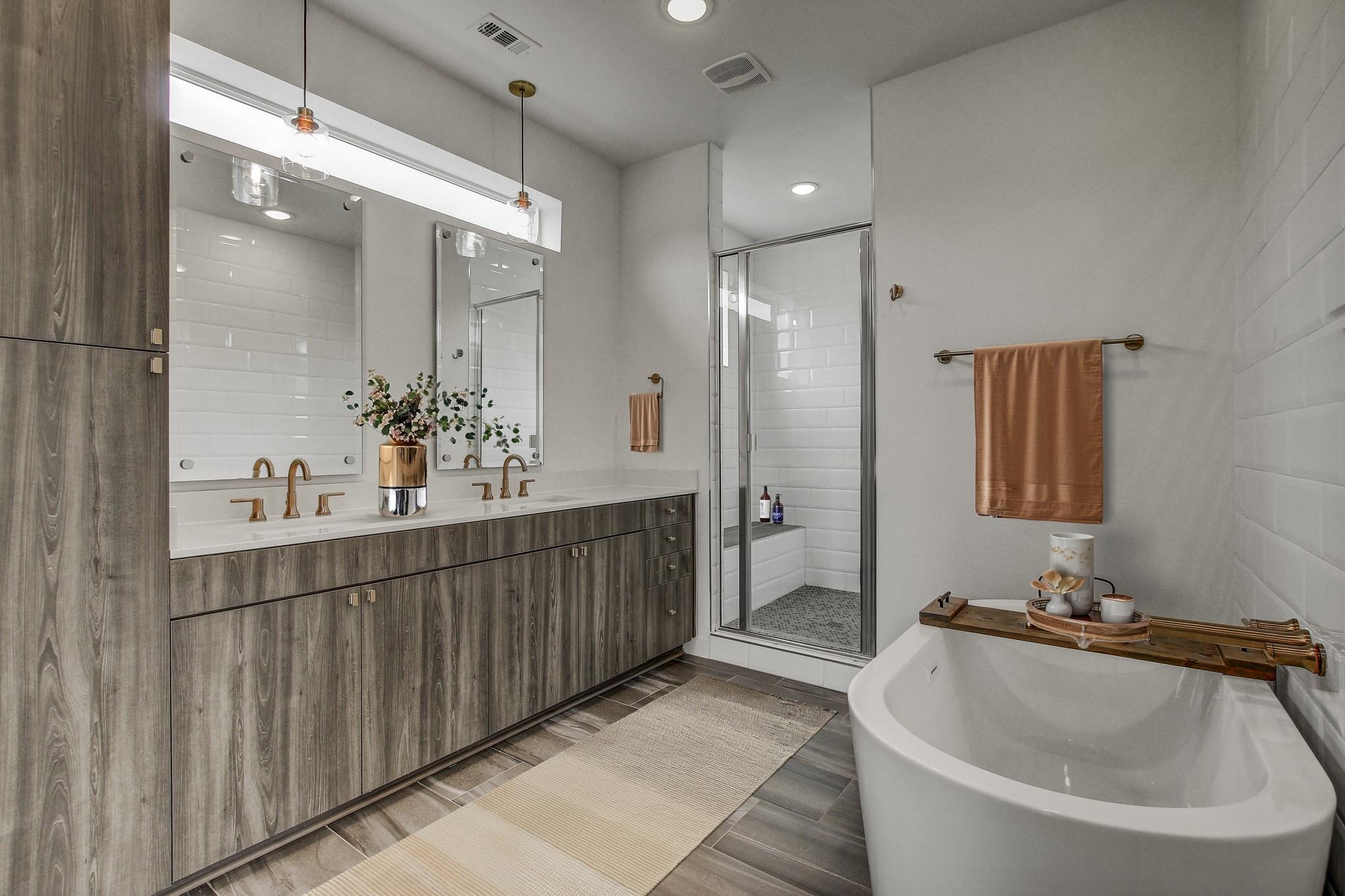 2624 Metcalfe Rd # 17, Austin, TX 78741