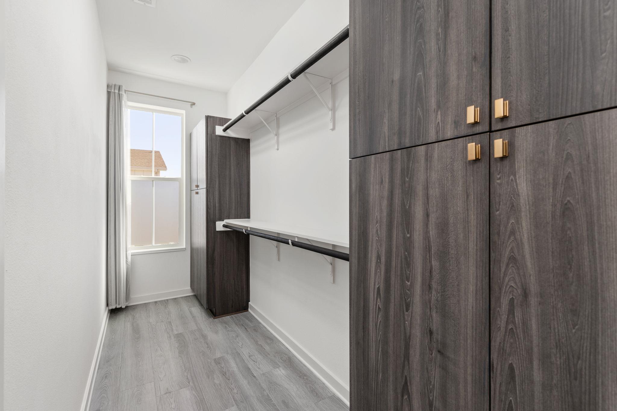 2624 Metcalfe Rd # 17, Austin, TX 78741