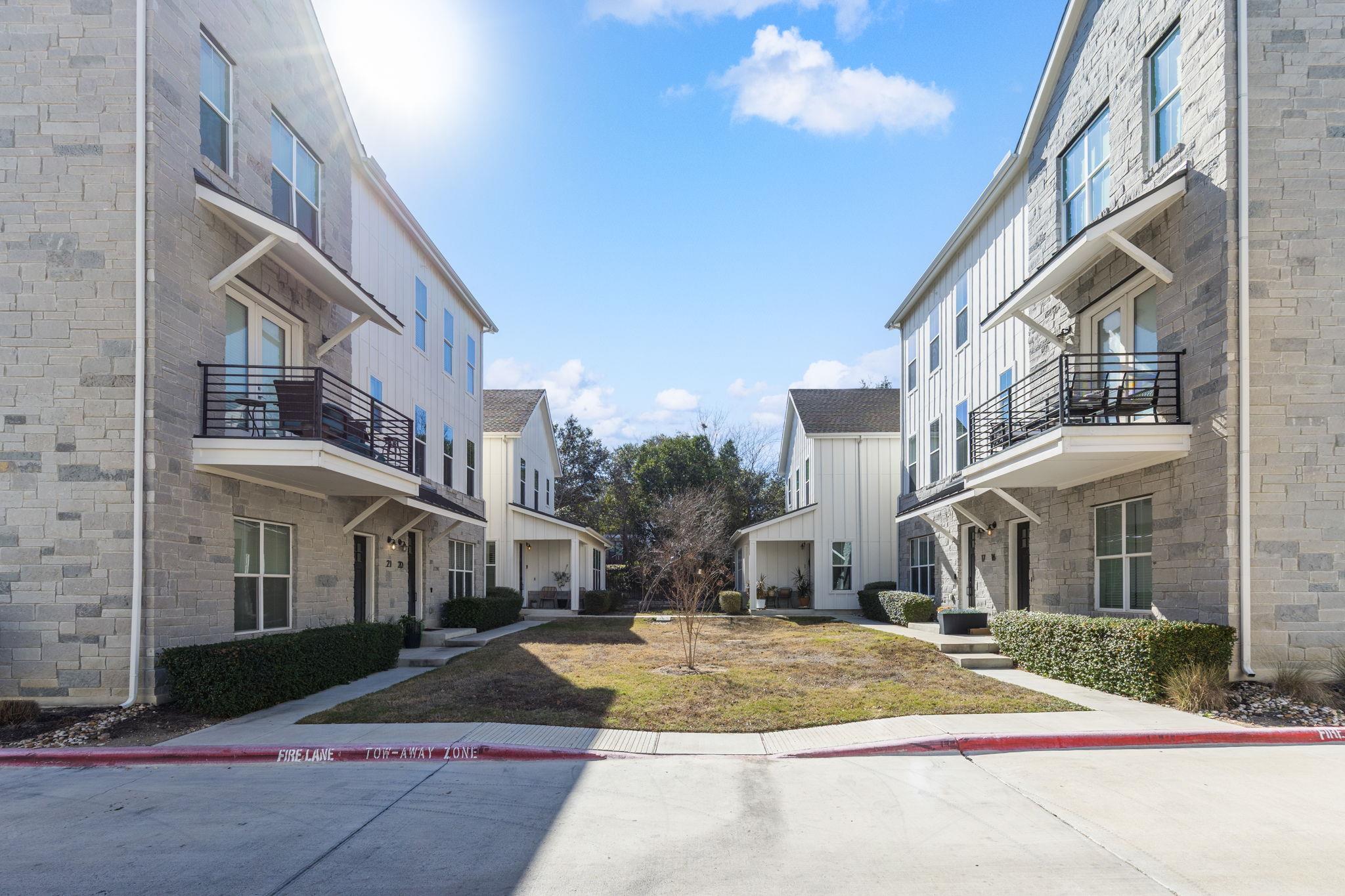 2624 Metcalfe Rd # 17, Austin, TX 78741