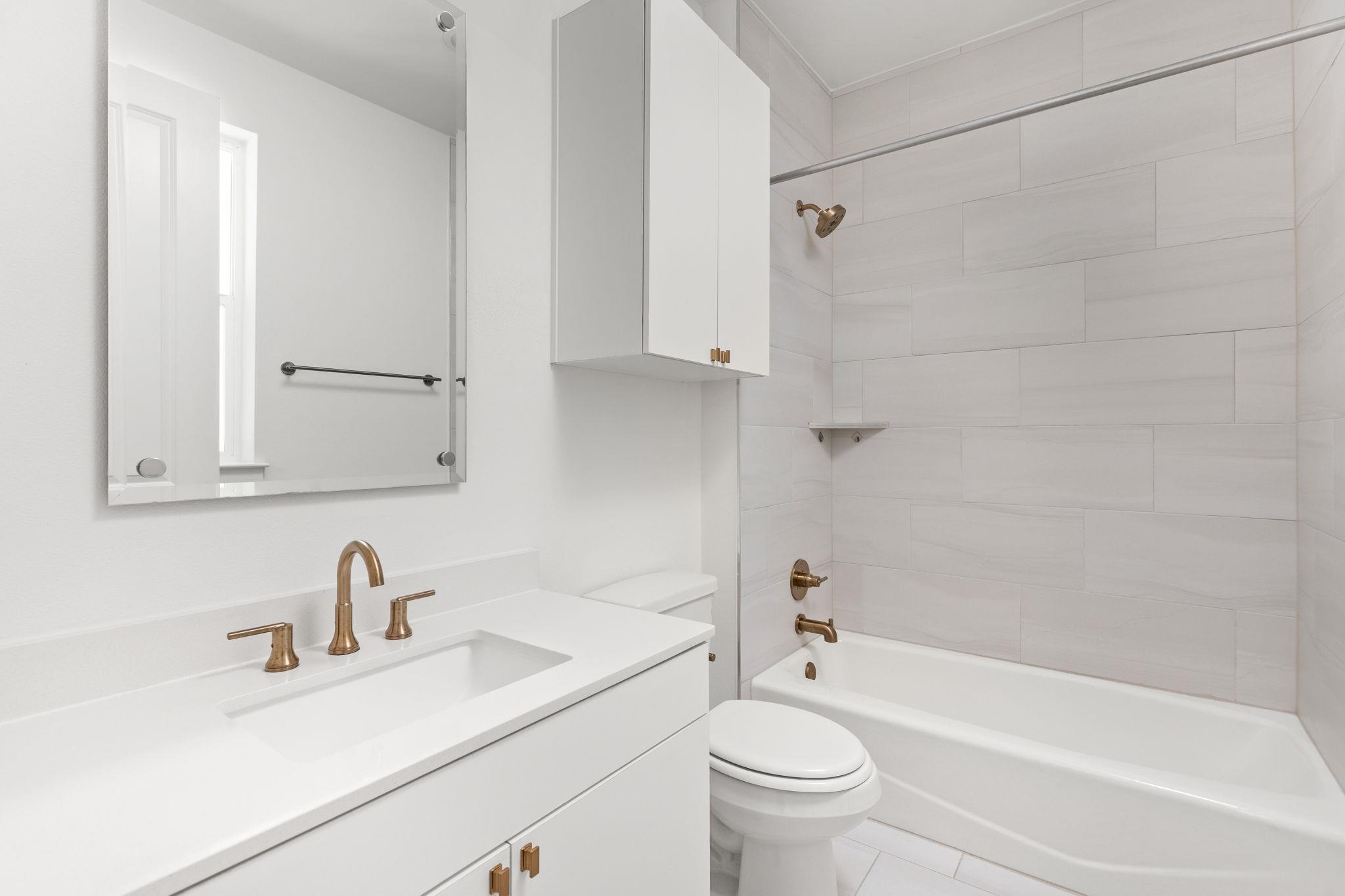 2624 Metcalfe Rd # 17, Austin, TX 78741