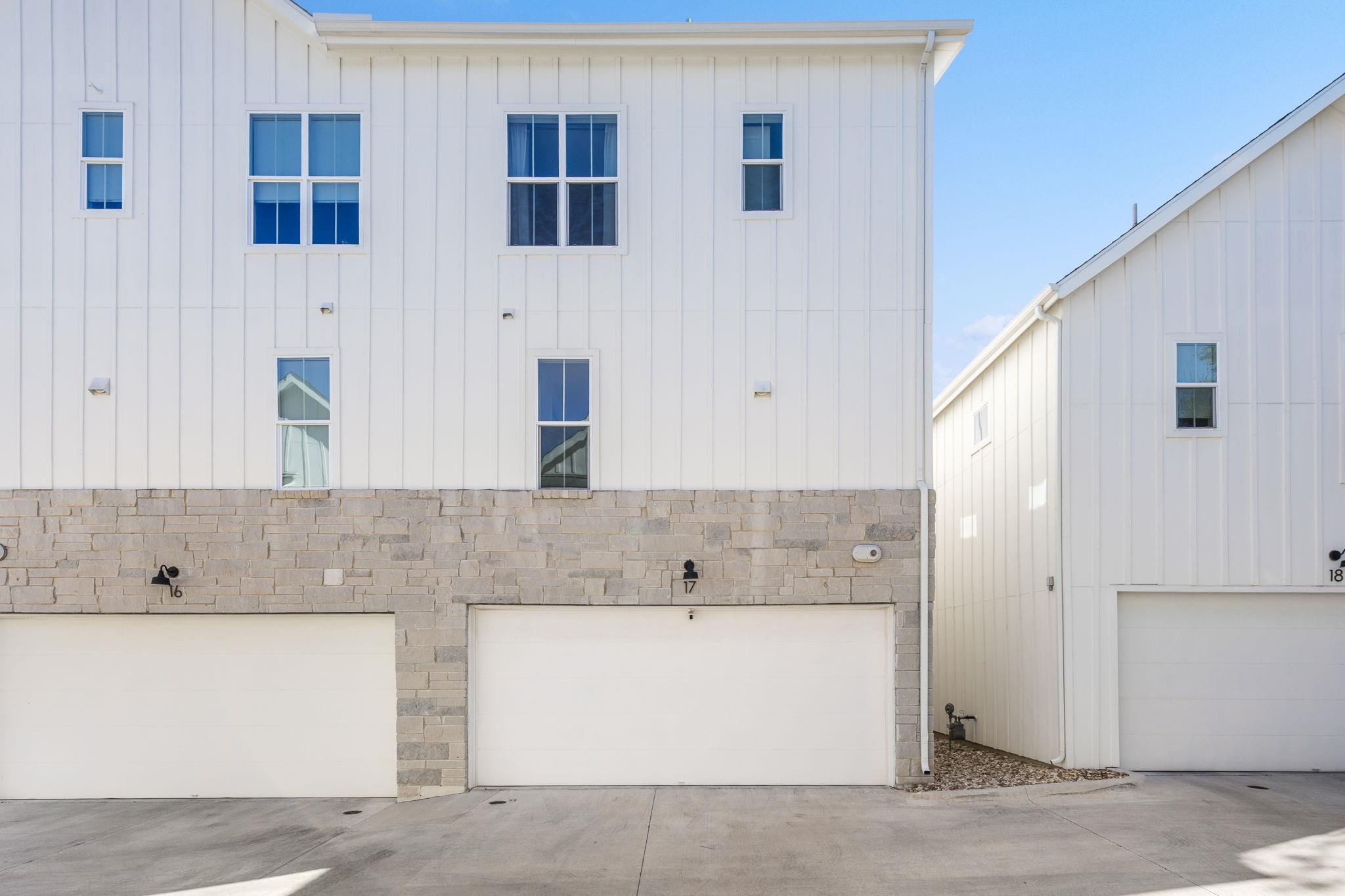 2624 Metcalfe Rd # 17, Austin, TX 78741