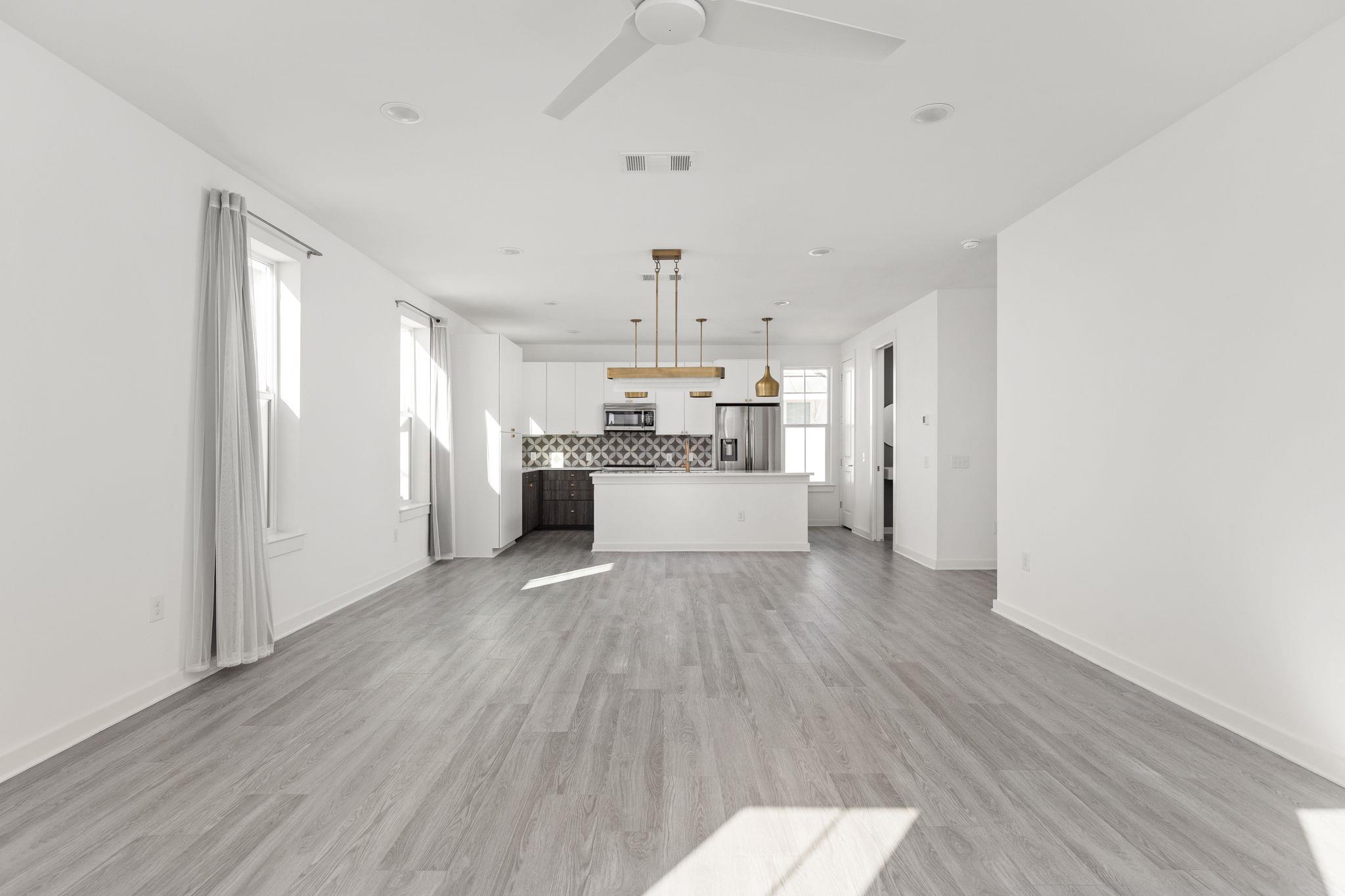 2624 Metcalfe Rd # 17, Austin, TX 78741