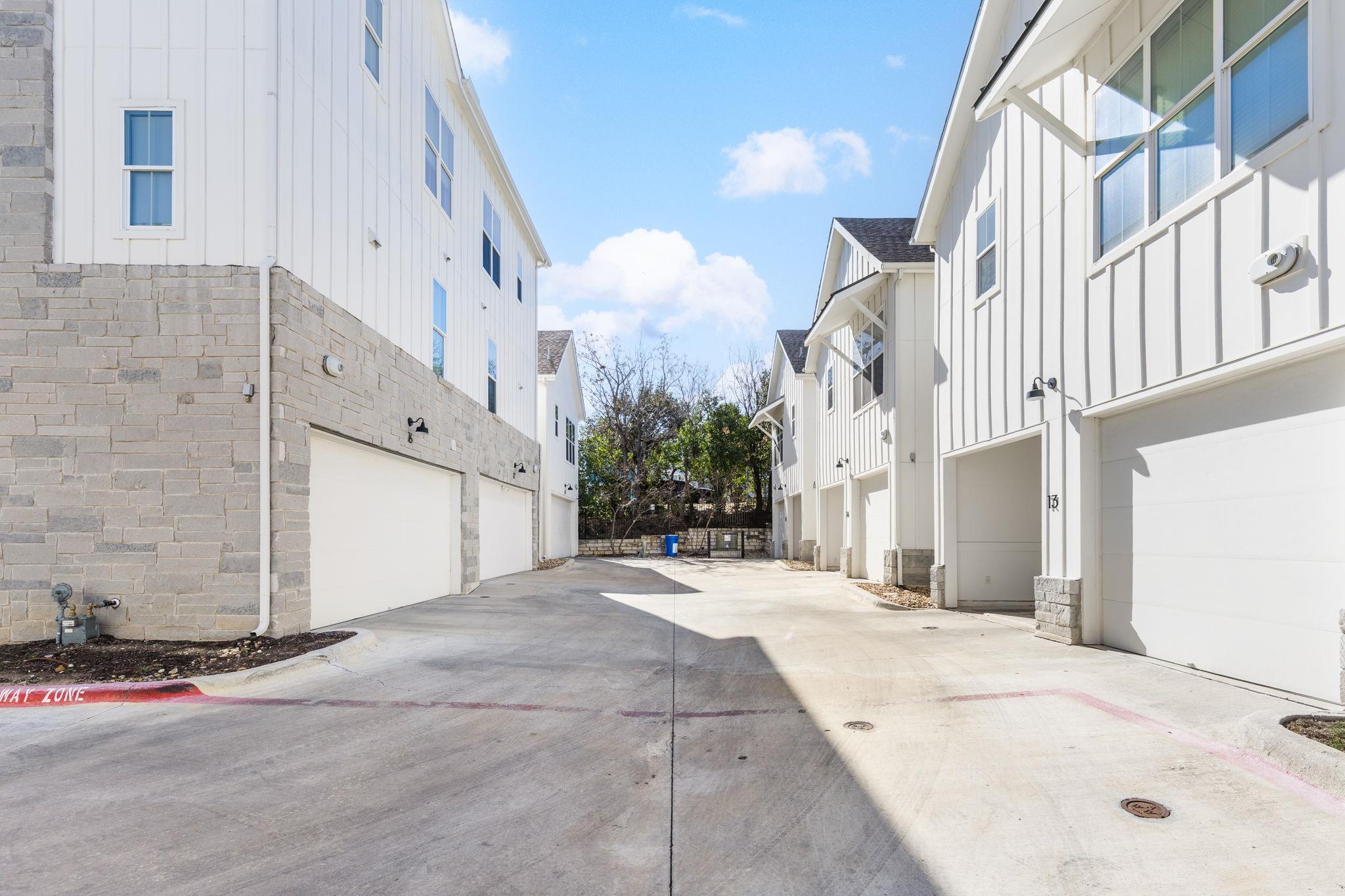 2624 Metcalfe Rd # 17, Austin, TX 78741