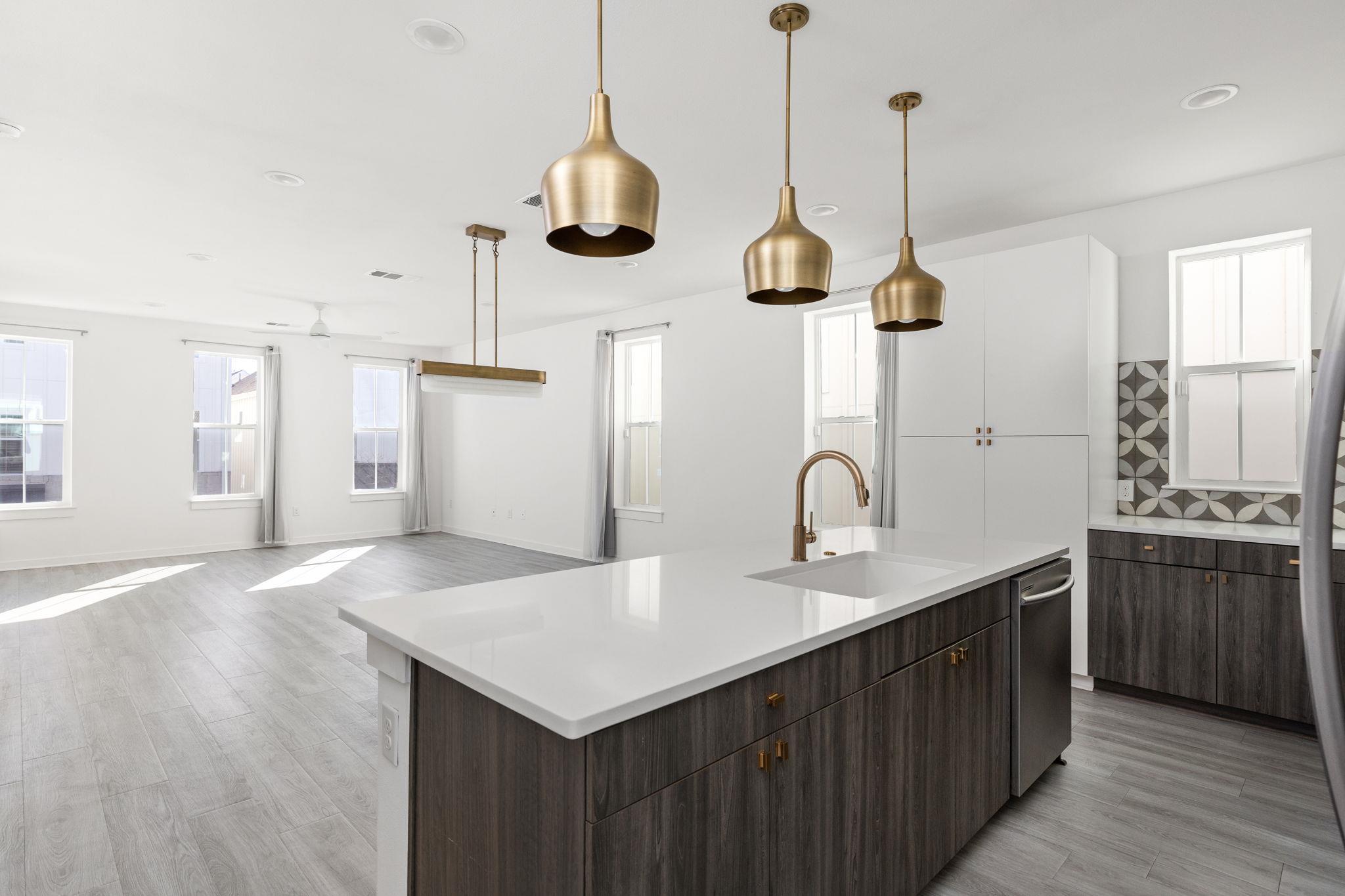 2624 Metcalfe Rd # 17, Austin, TX 78741