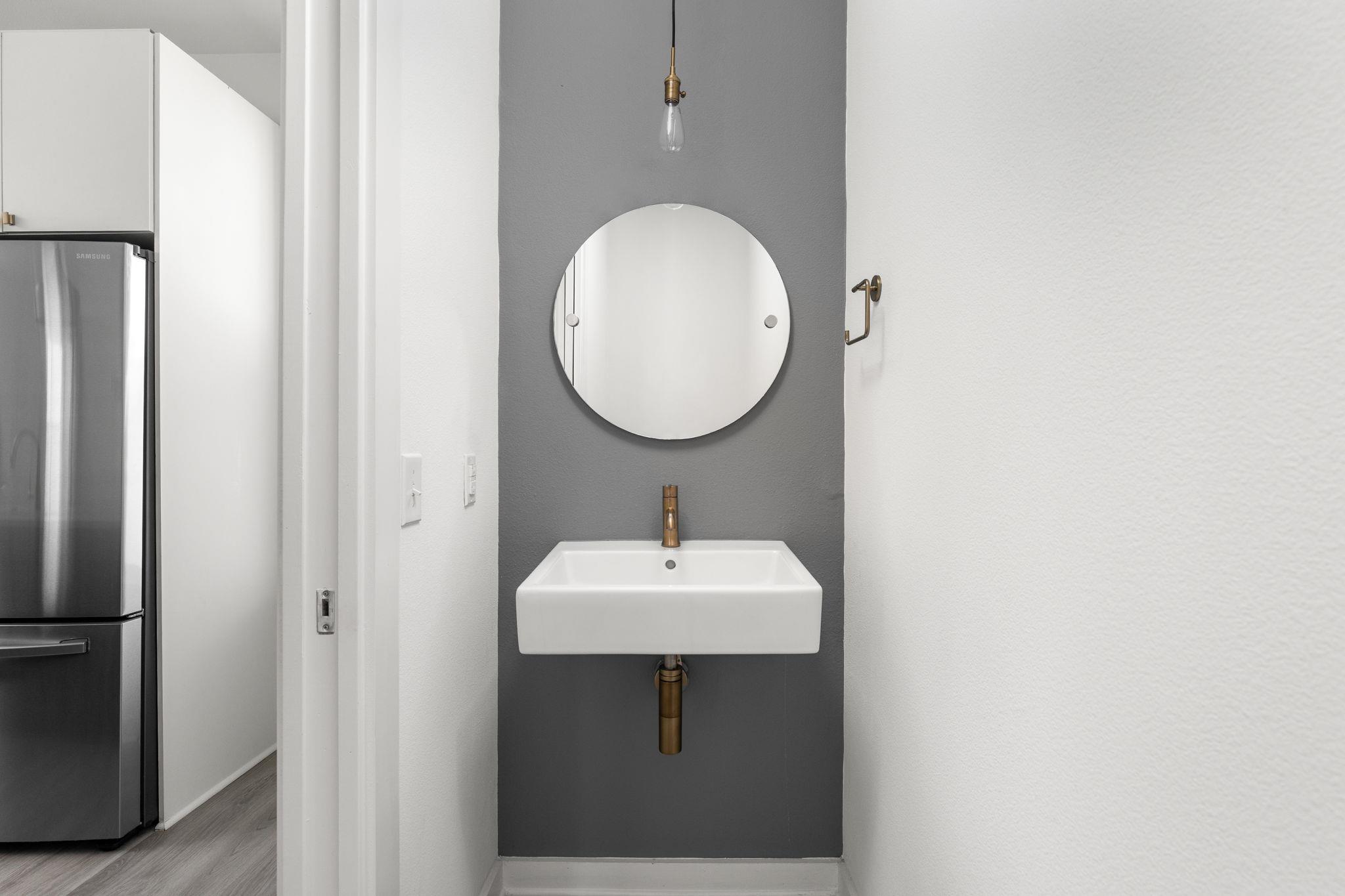 2624 Metcalfe Rd # 17, Austin, TX 78741