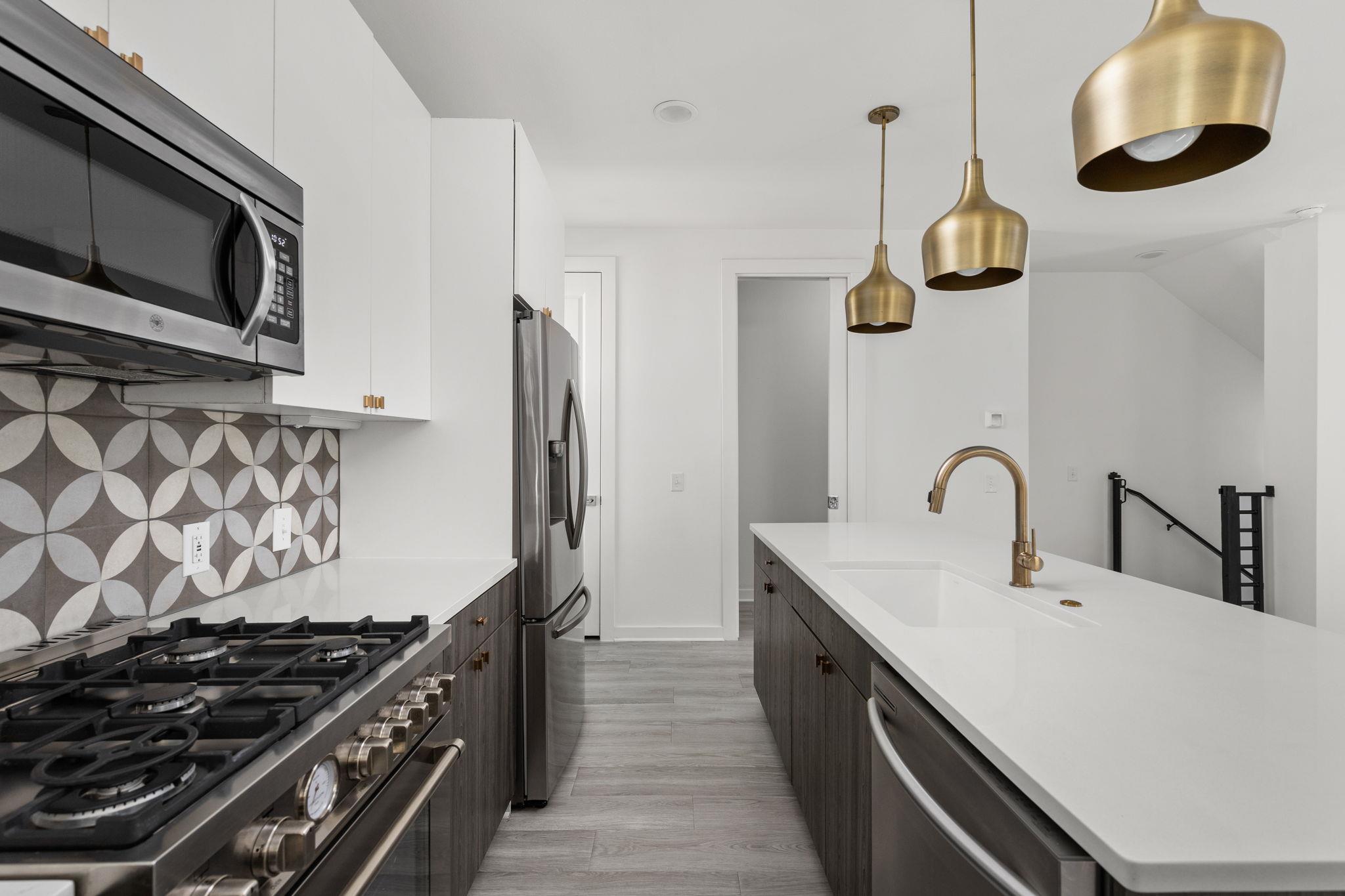 2624 Metcalfe Rd # 17, Austin, TX 78741