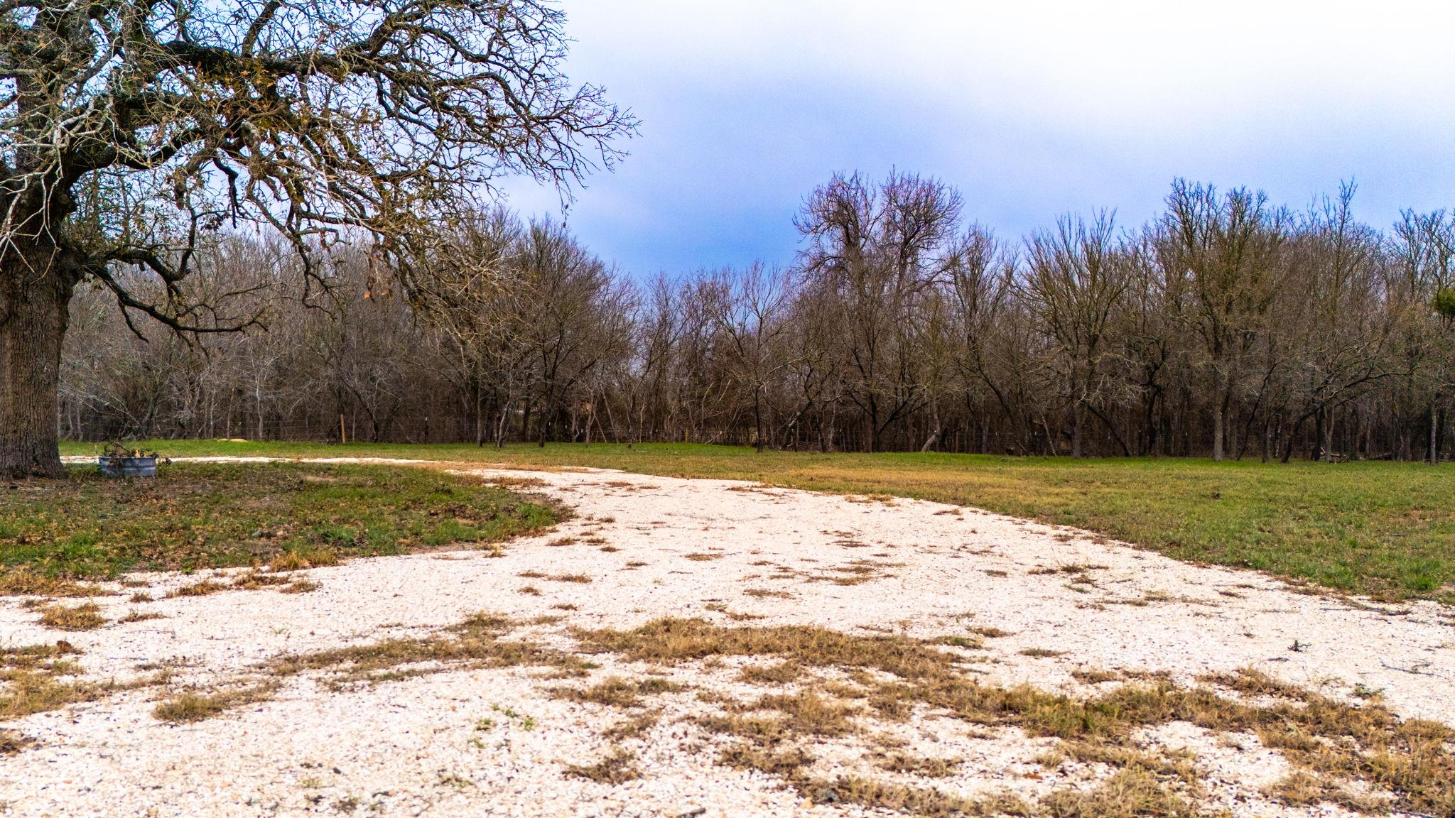 199 Sand Hill Rd, Dale, TX 78616