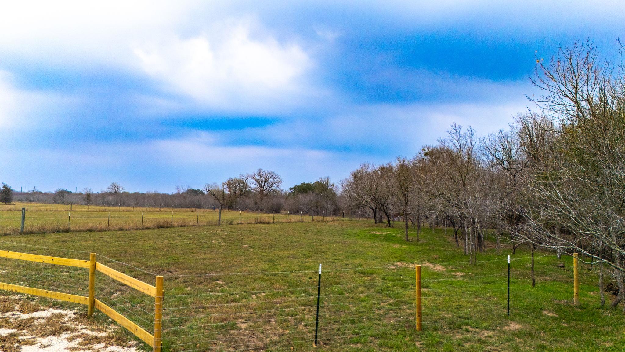 199 Sand Hill Rd, Dale, TX 78616