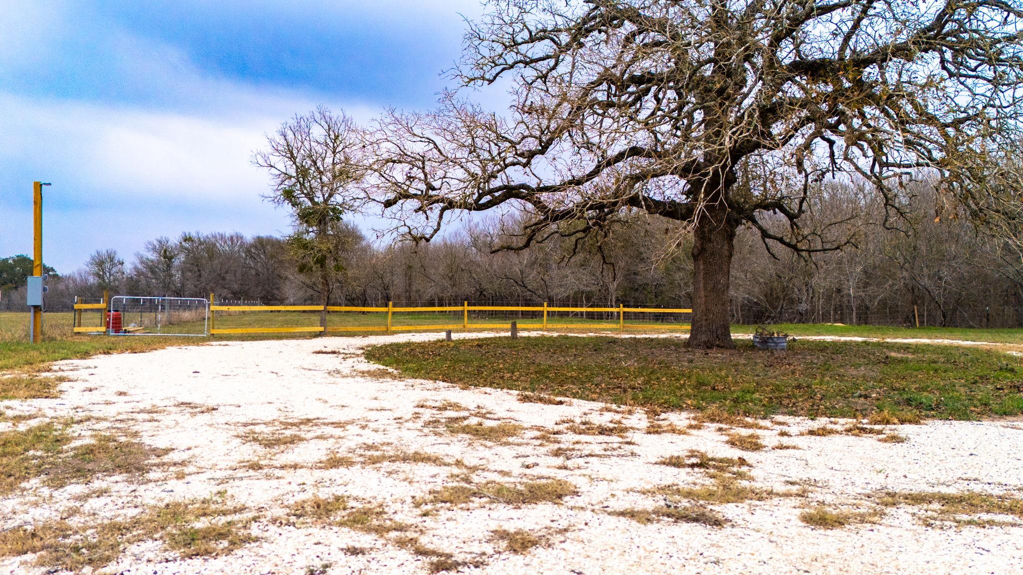 199 Sand Hill Rd, Dale, TX 78616