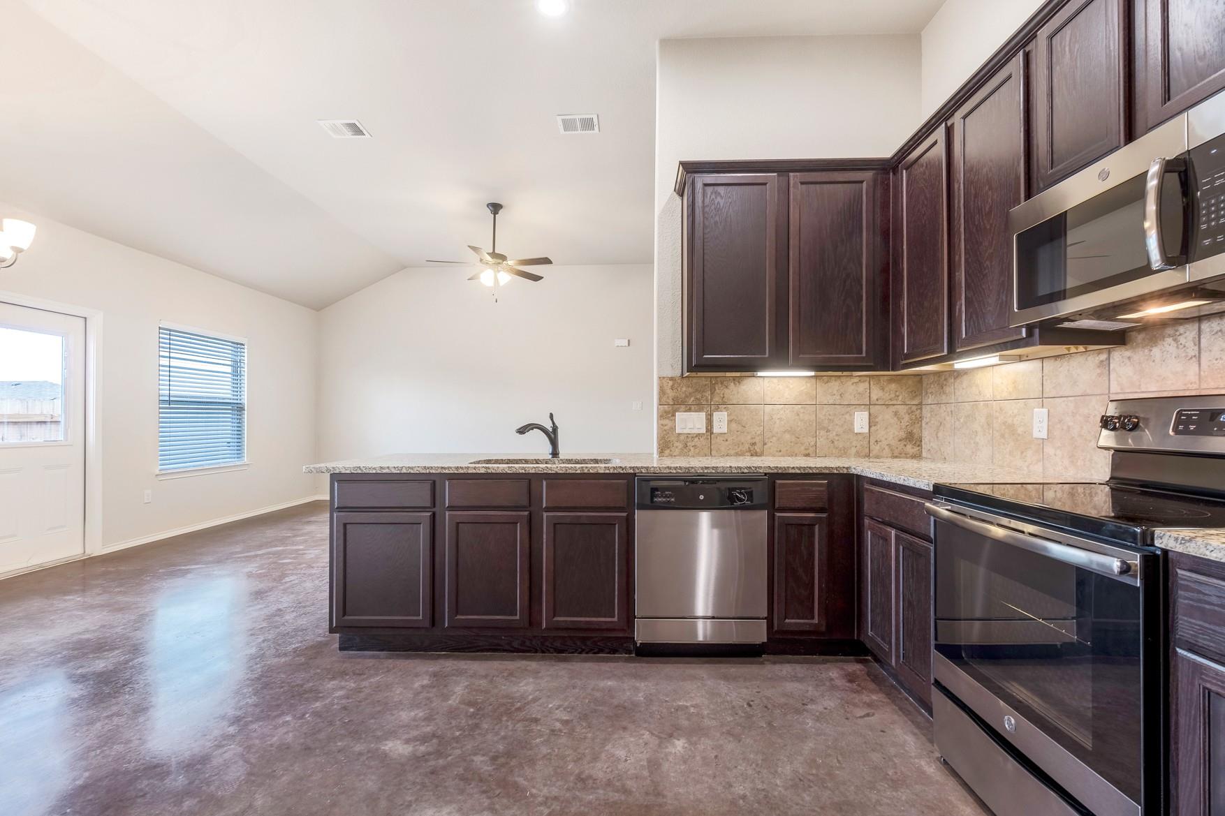 118 SAMUEL Dr # Unit B, Buda, TX 78610