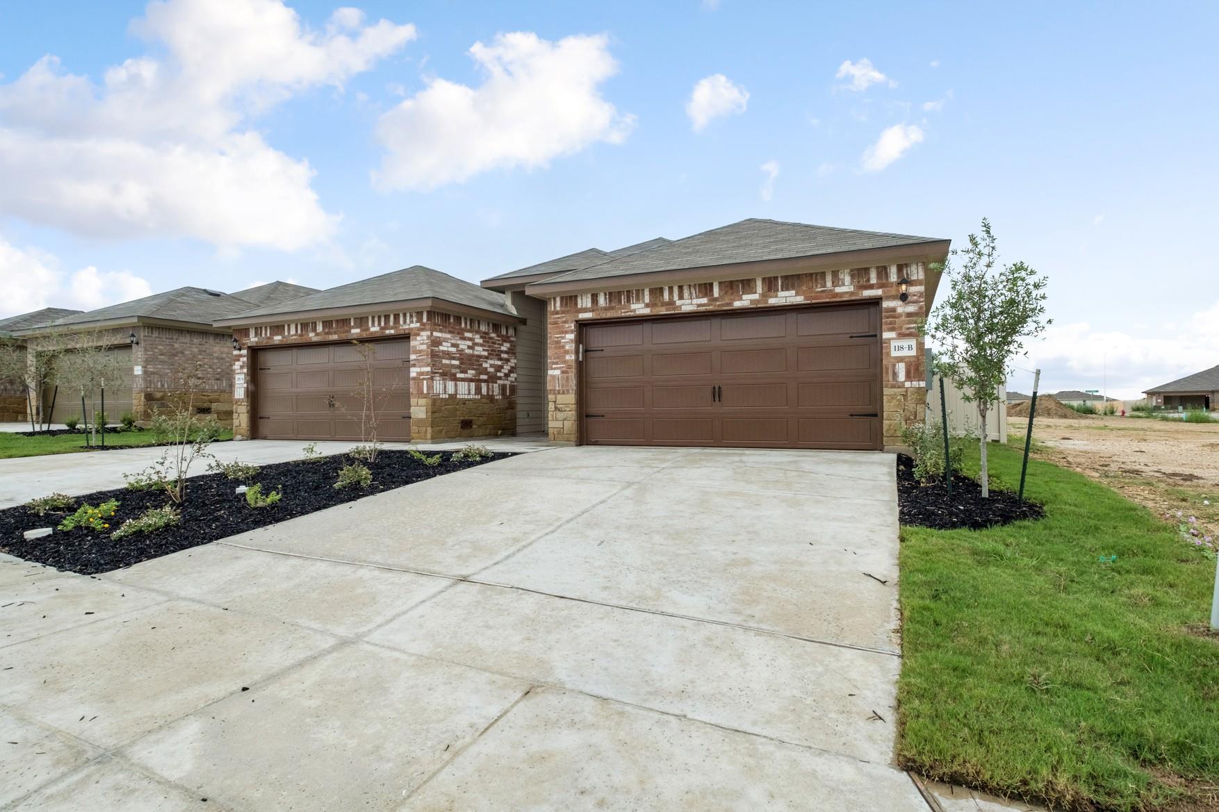 118 SAMUEL Dr # Unit B, Buda, TX 78610