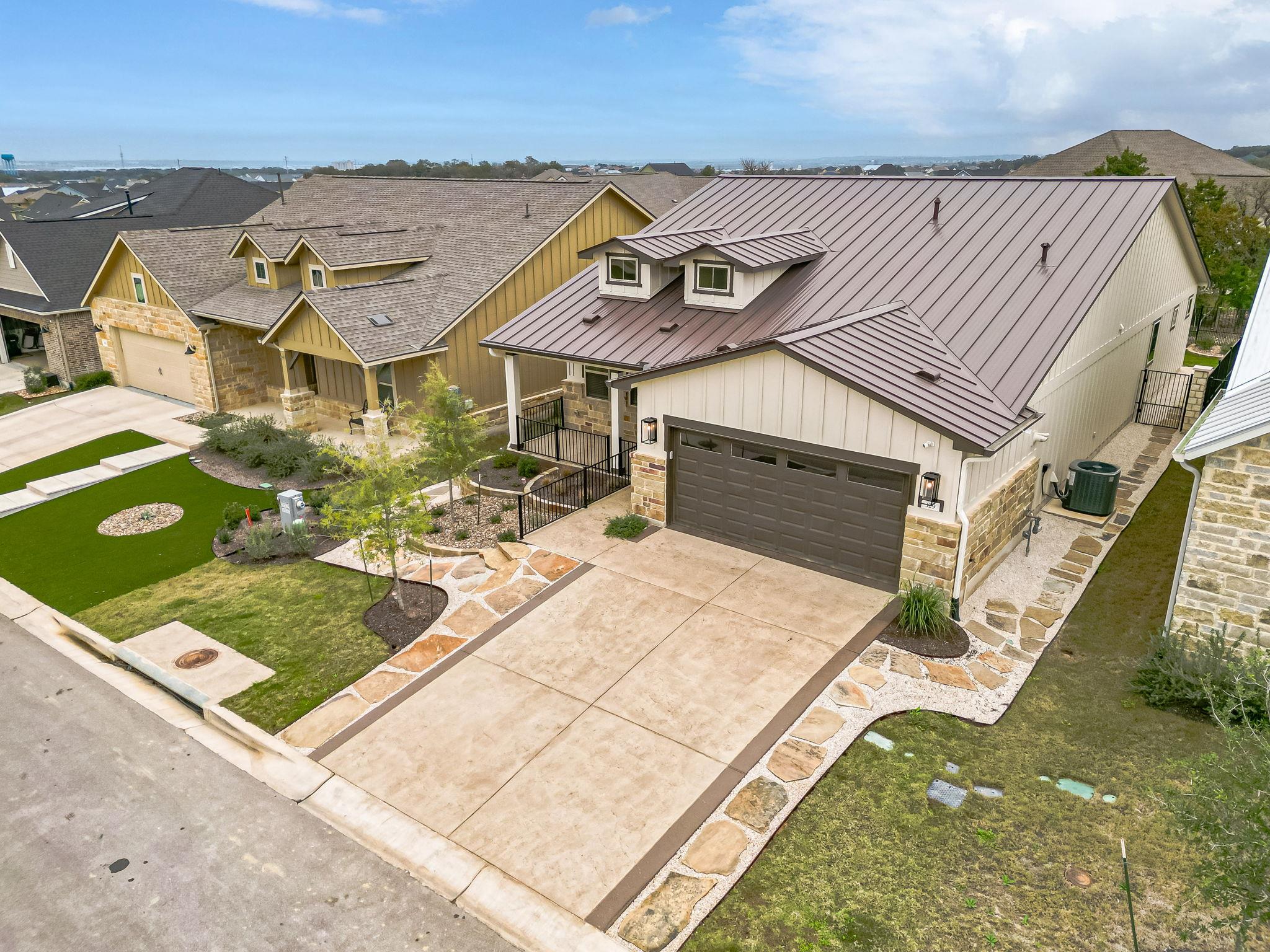 329 Sprinting Peak Dr, San Marcos, TX 78666