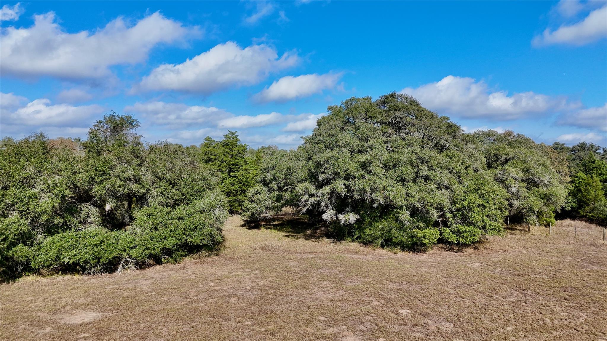 415 County Road 457 Rd, Hallettsville, TX 77964