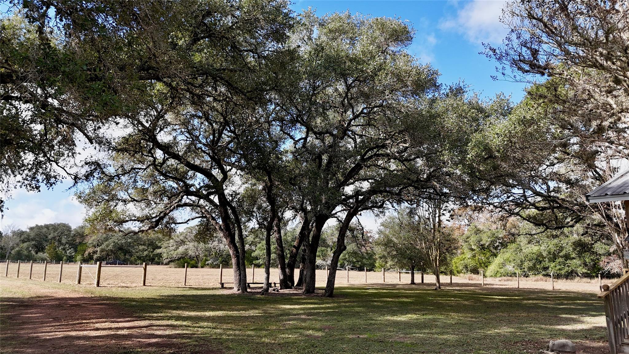 415 County Road 457 Rd, Hallettsville, TX 77964