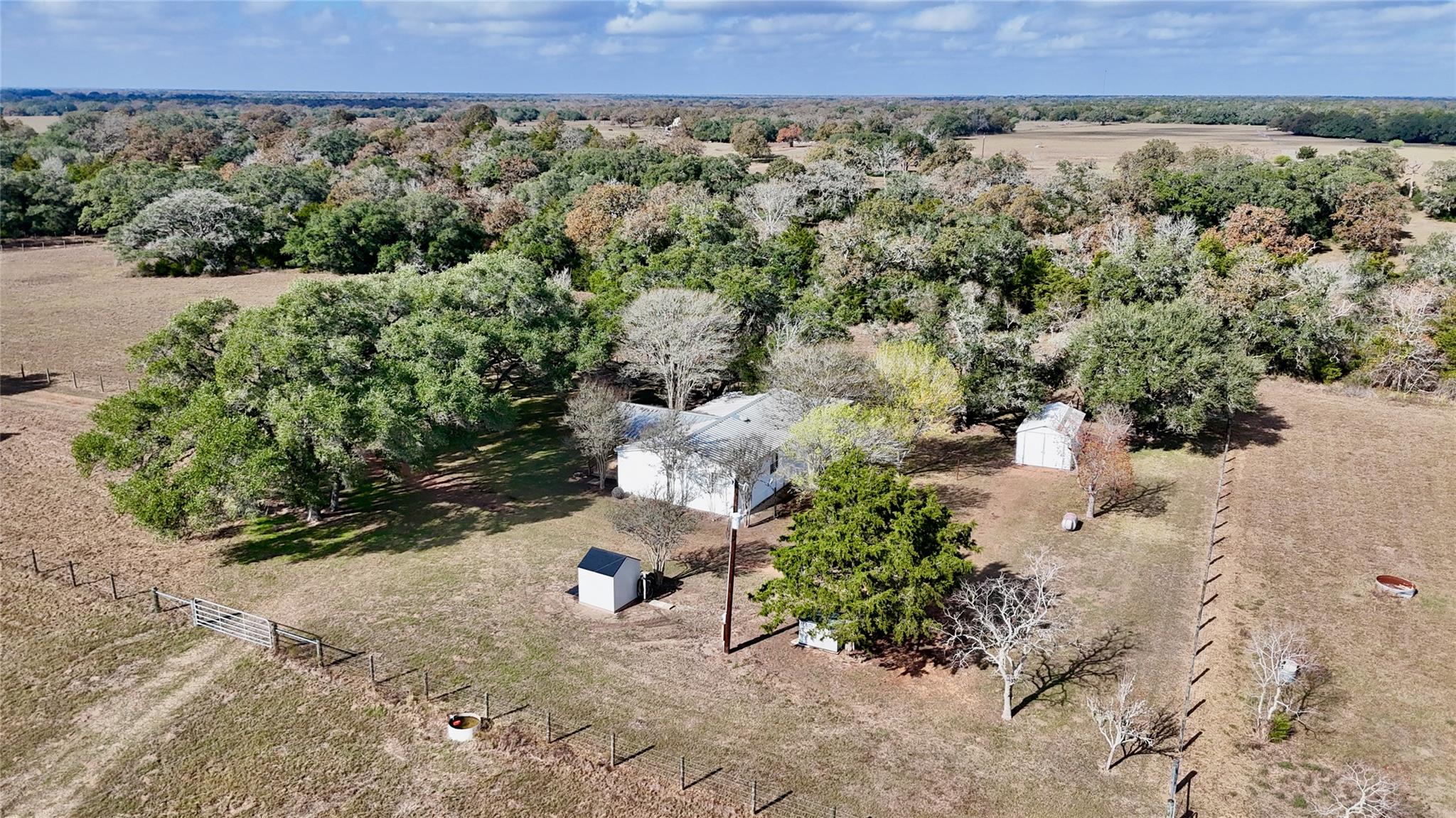 415 County Road 457 Rd, Hallettsville, TX 77964