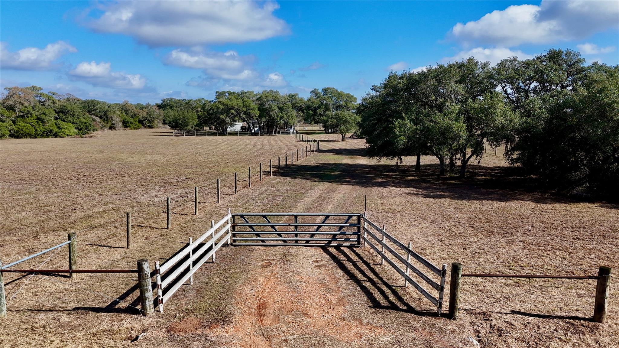 415 County Road 457 Rd, Hallettsville, TX 77964