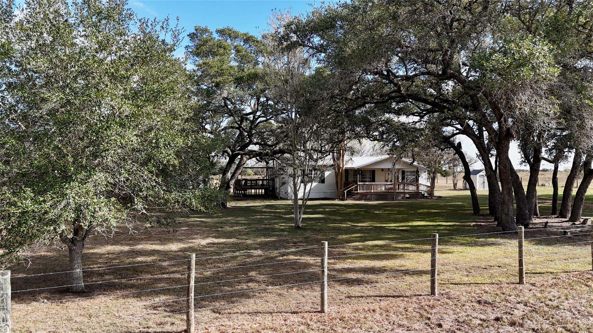 415 County Road 457 Rd, Hallettsville, TX 77964