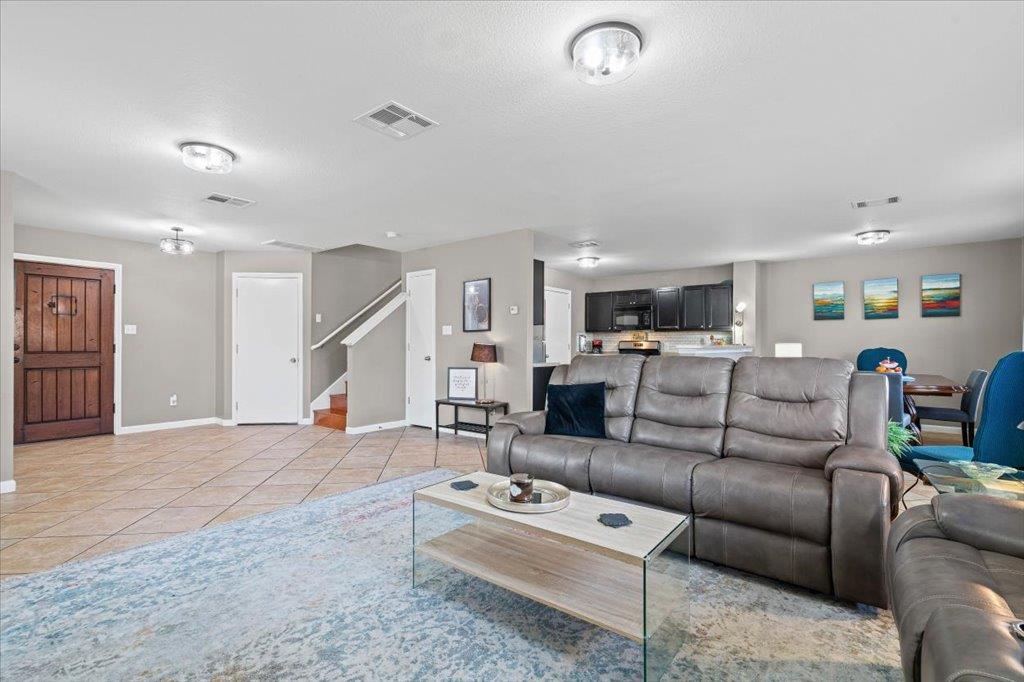 283 Black Forest Rd, Buda, TX 78610