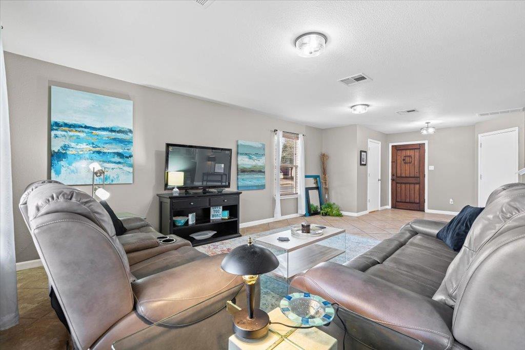 283 Black Forest Rd, Buda, TX 78610