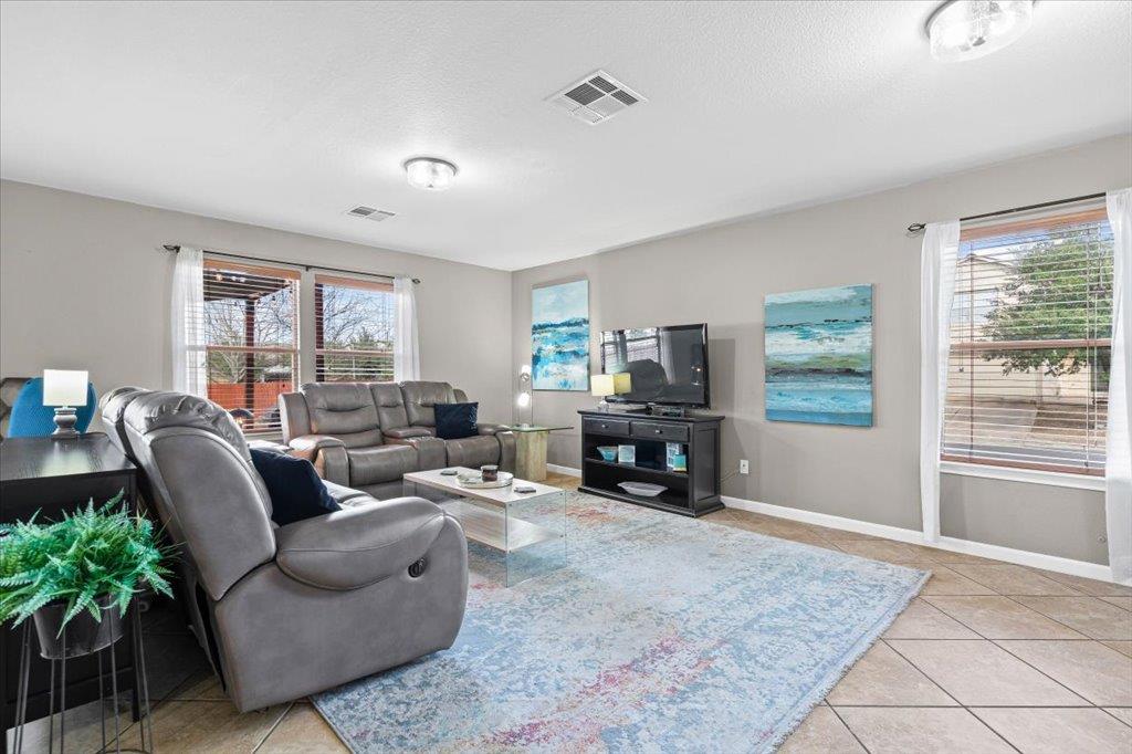 283 Black Forest Rd, Buda, TX 78610