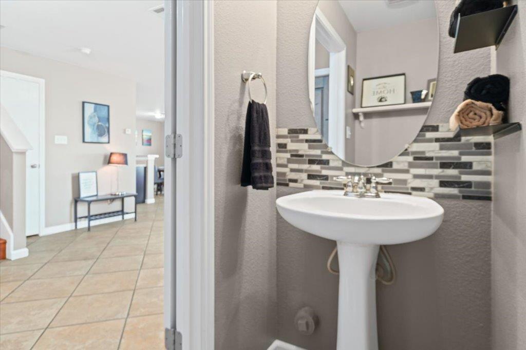 283 Black Forest Rd, Buda, TX 78610