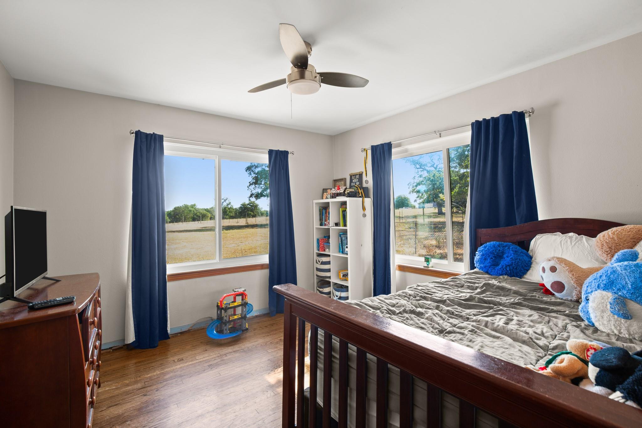 1099 Private Road 1061, Paige, TX 78659