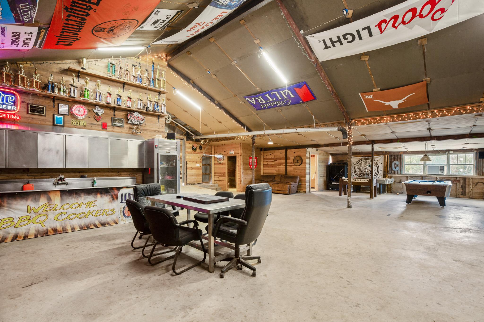 1099 Private Road 1061, Paige, TX 78659