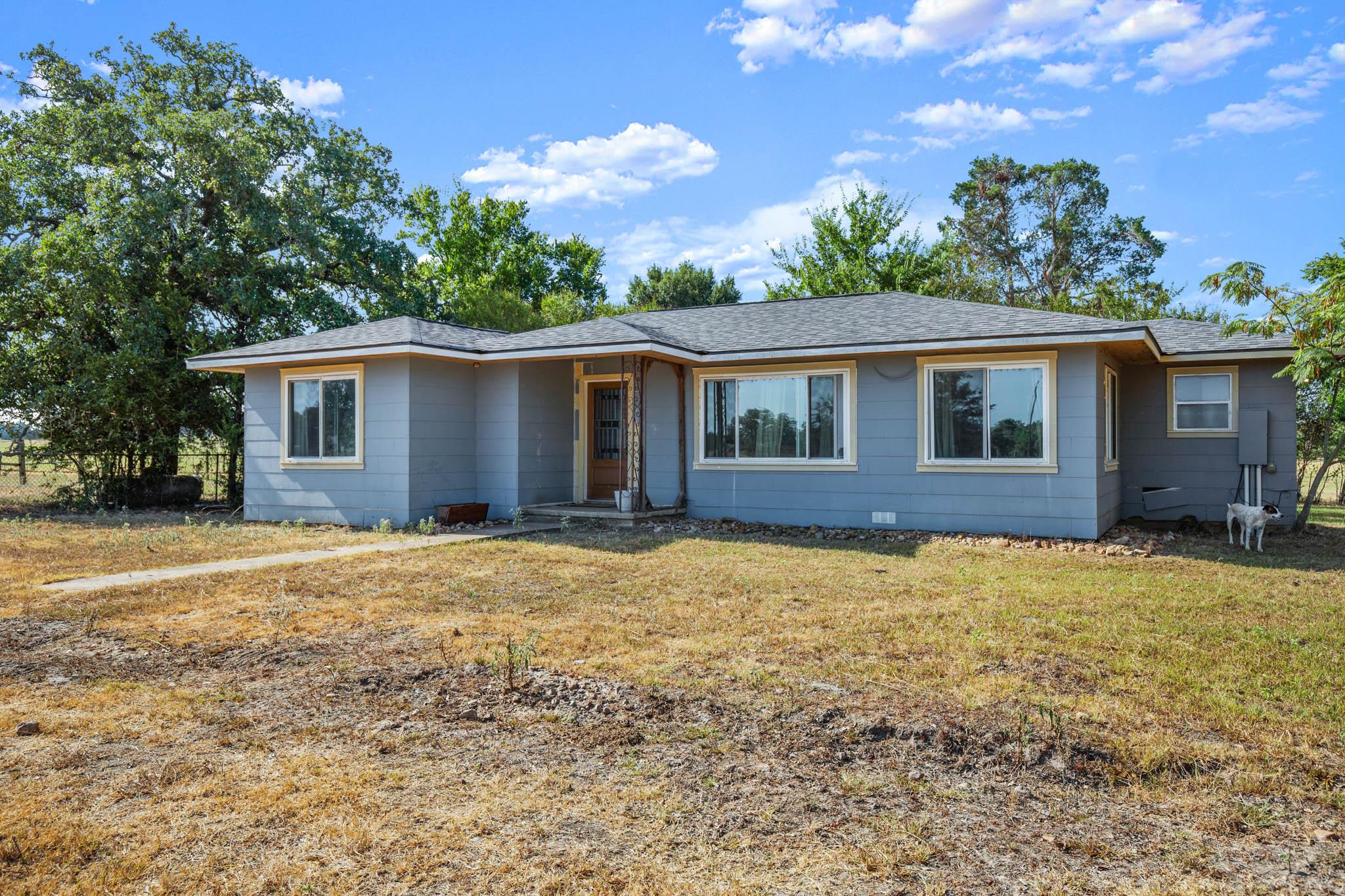 1099 Private Road 1061, Paige, TX 78659