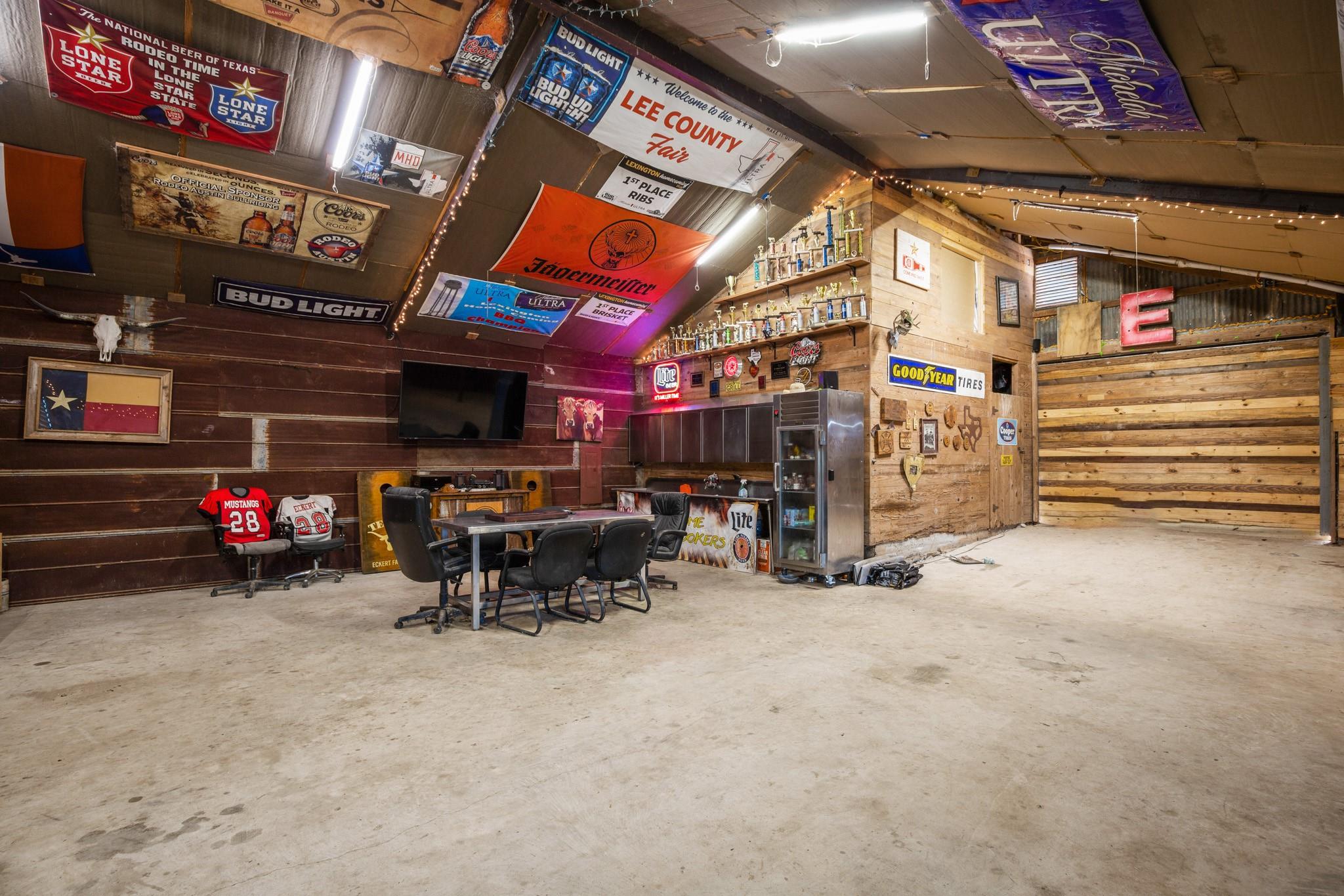 1099 Private Road 1061, Paige, TX 78659