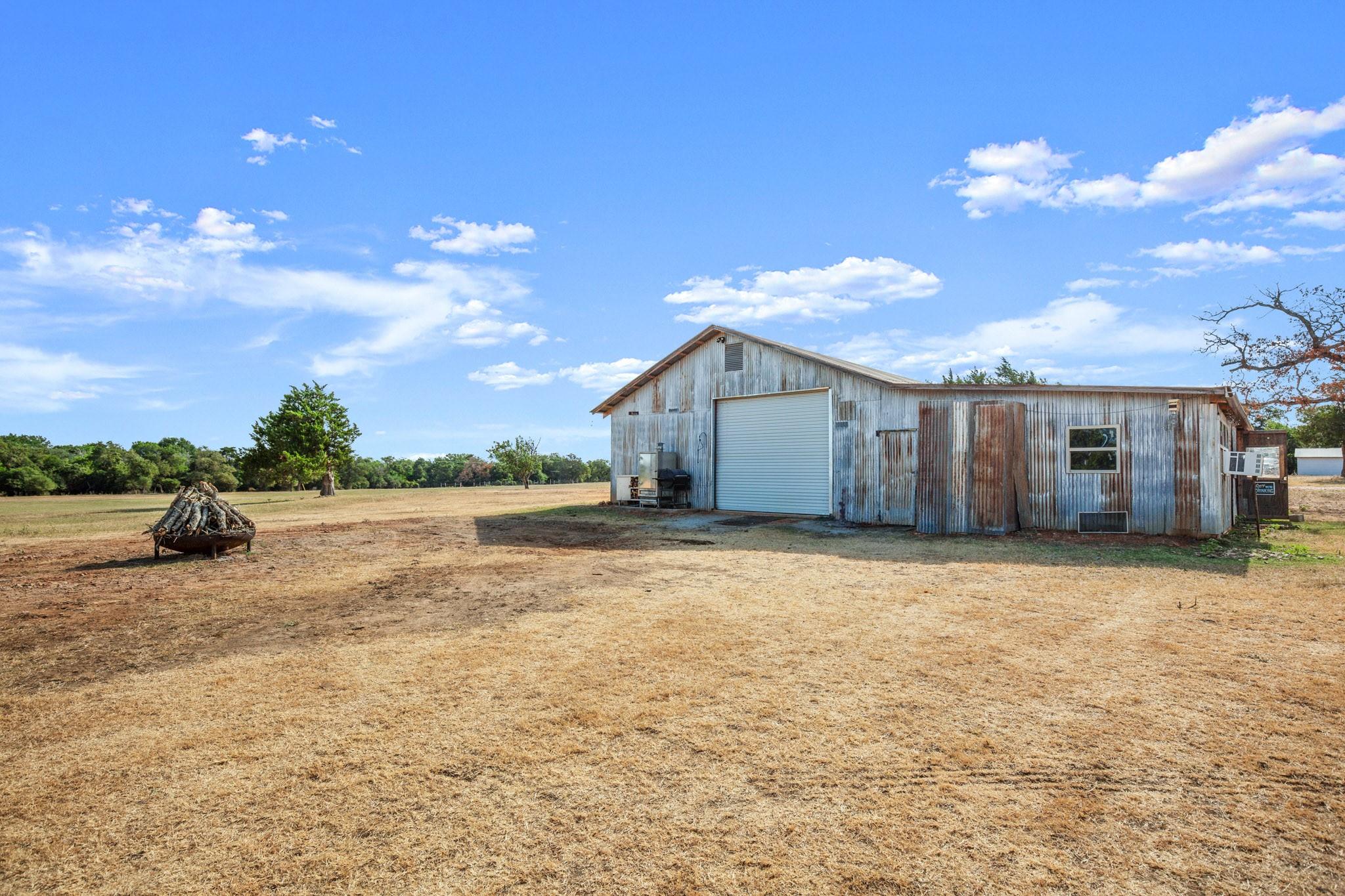 1099 Private Road 1061, Paige, TX 78659