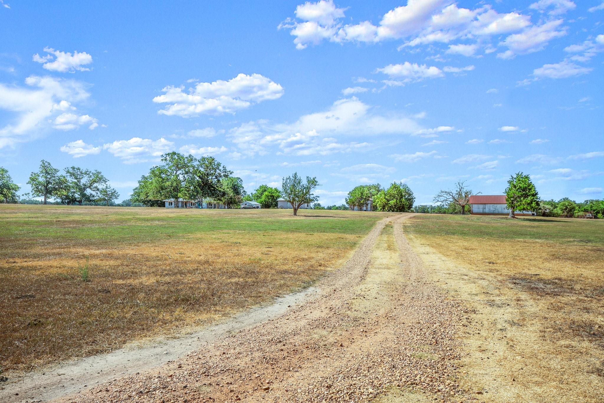 1099 Private Road 1061, Paige, TX 78659