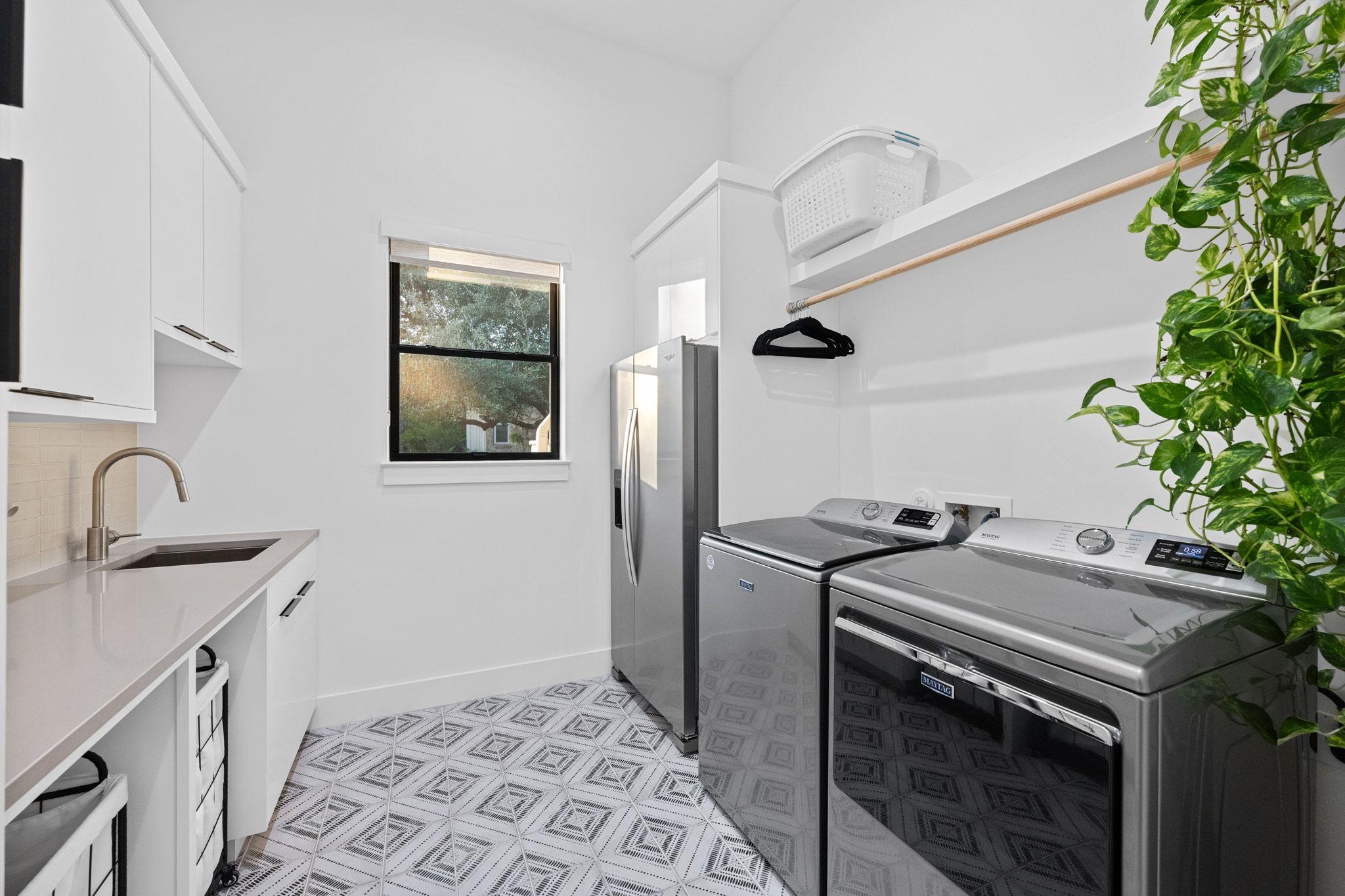 19509 INVERNESS Dr, Spicewood, TX 78669