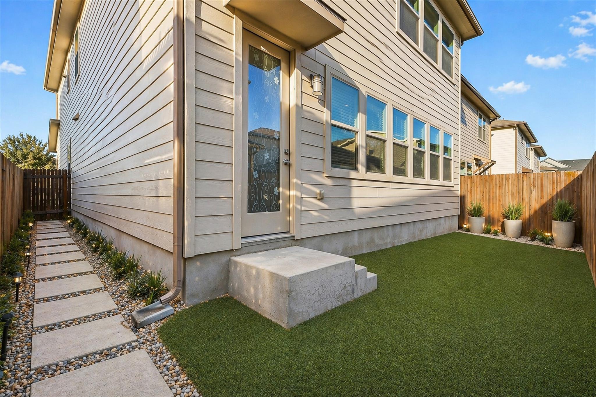 9107 Moonstone Dr, Austin, TX 78729