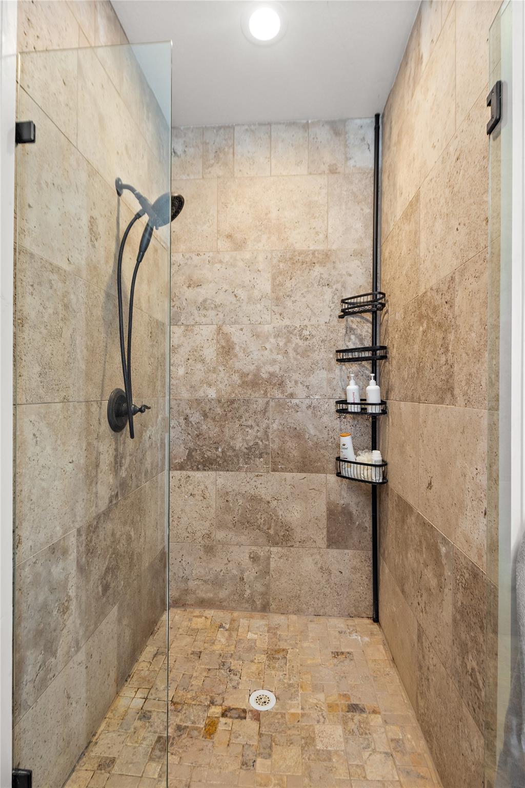 142 W Persimmon Dr, Granite Shoals, TX 78654