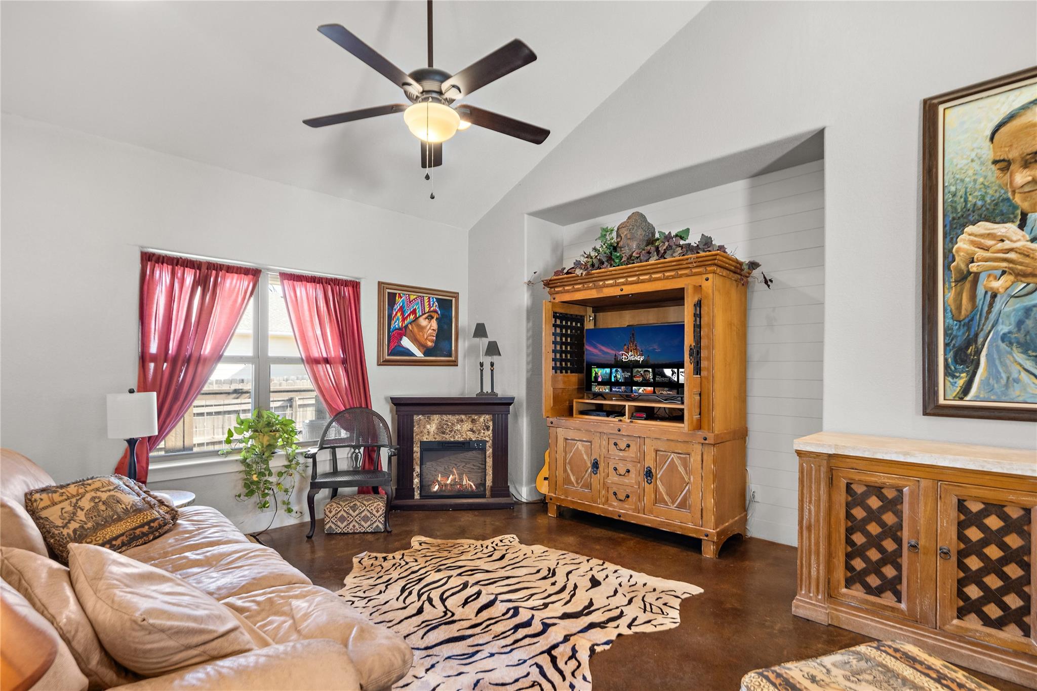 142 W Persimmon Dr, Granite Shoals, TX 78654