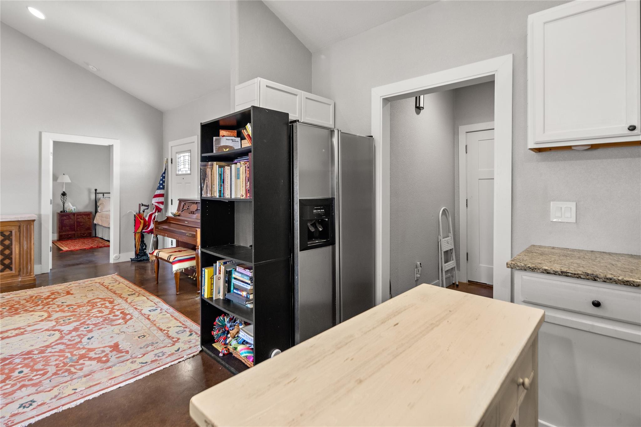 142 W Persimmon Dr, Granite Shoals, TX 78654