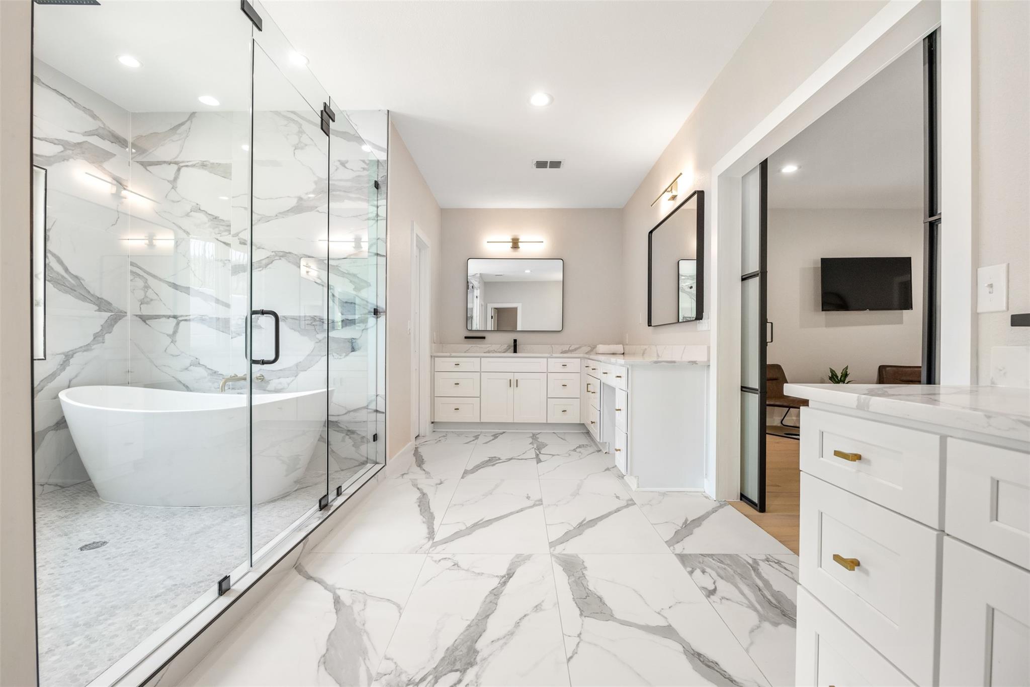 717 E Creek Dr, Dripping Springs, TX 78620