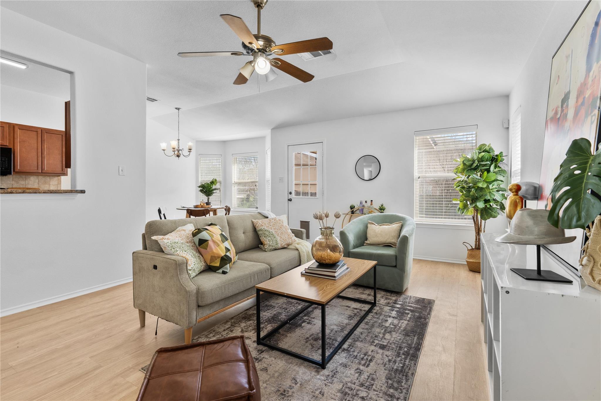 349 Buckingham Dr, Kyle, TX 78640