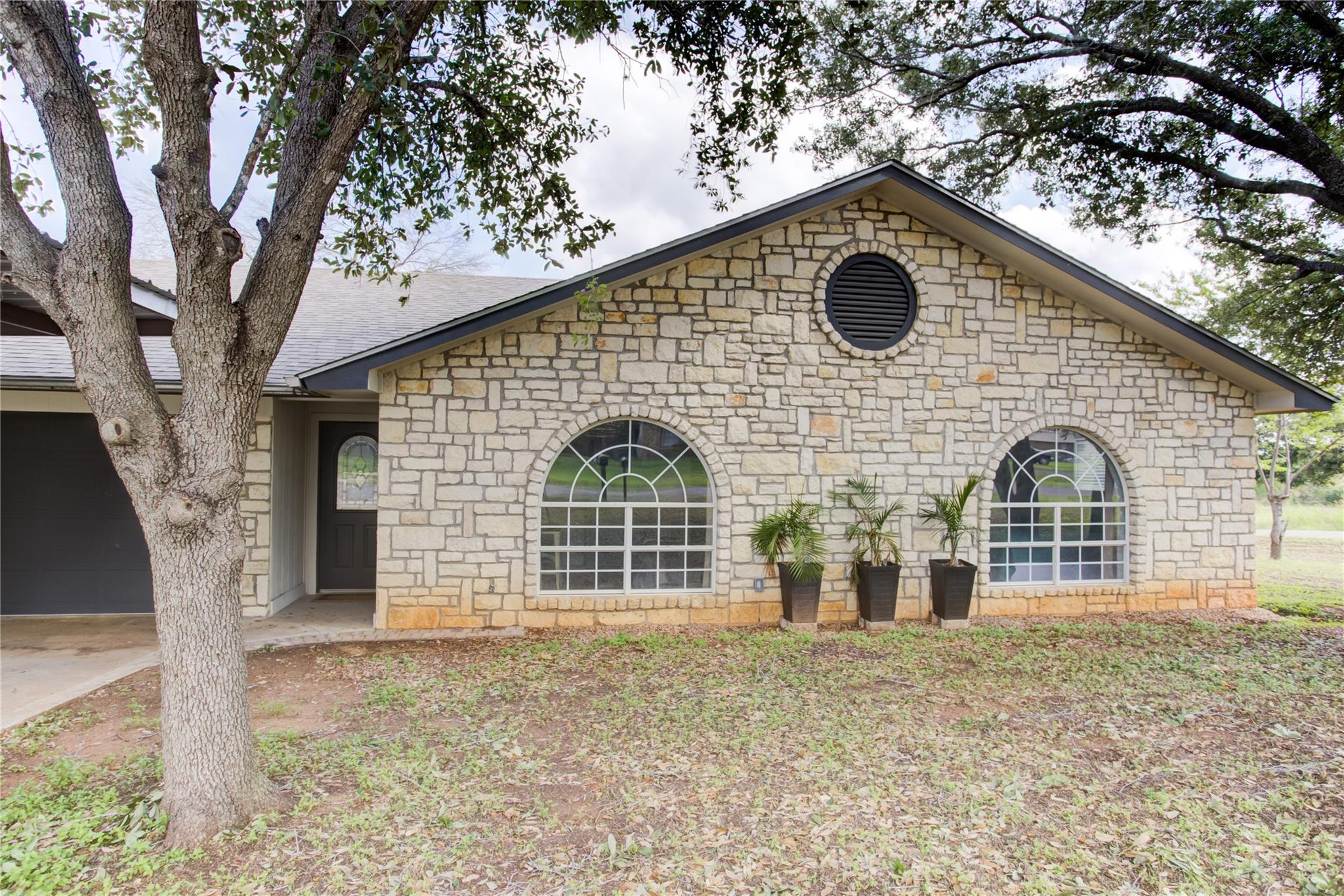 401 N River Oaks Dr, Burnet, TX 78611