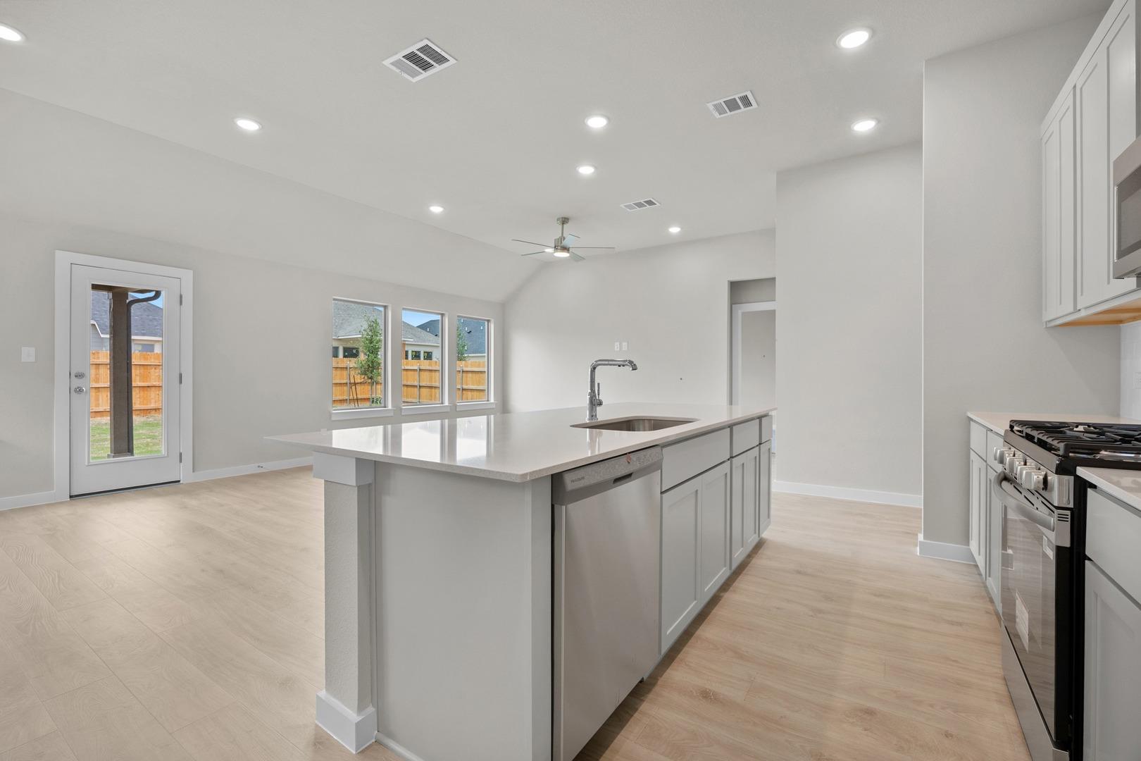 115 Mandeville Dr, Hutto, TX 78634