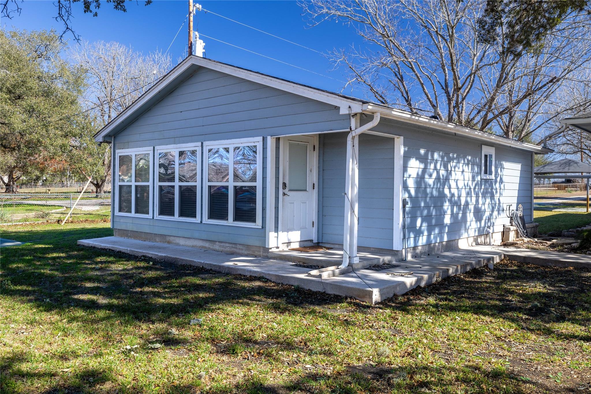 1012 Buerger Ln # B, Seguin, TX 78155