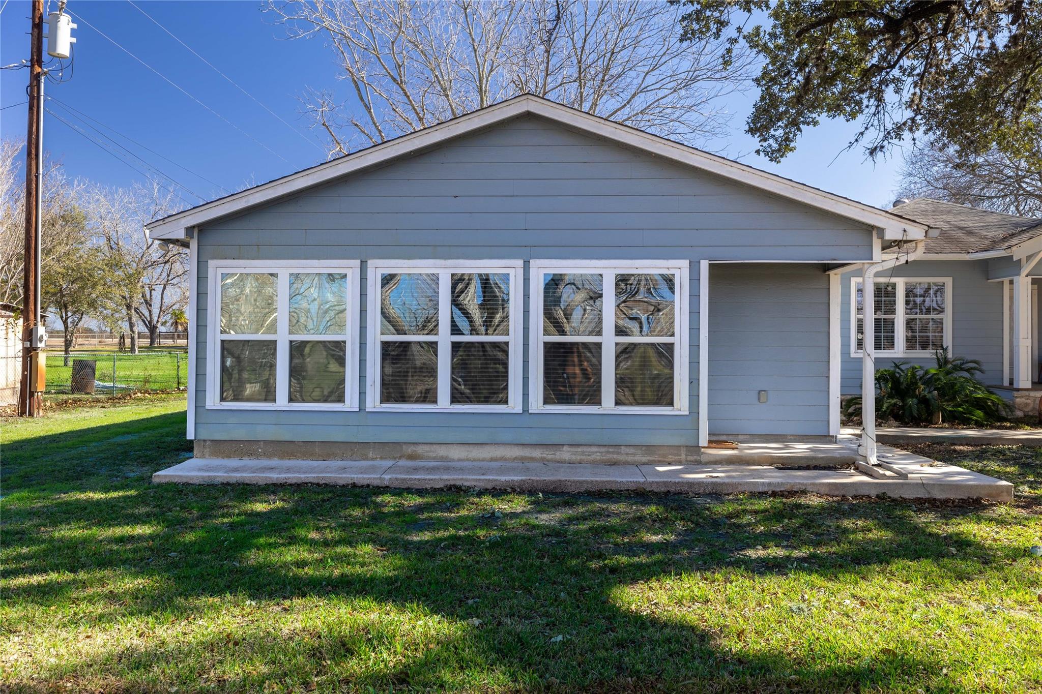 1012 Buerger Ln # B, Seguin, TX 78155