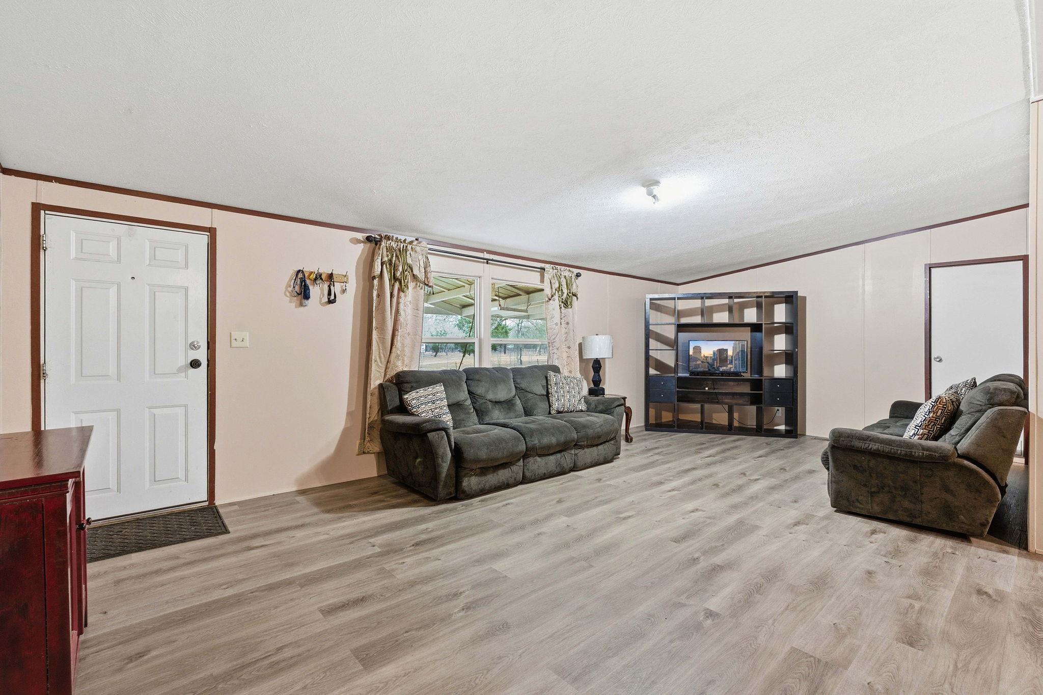 1278 Fm 812 Rd, Cedar Creek, TX 78612