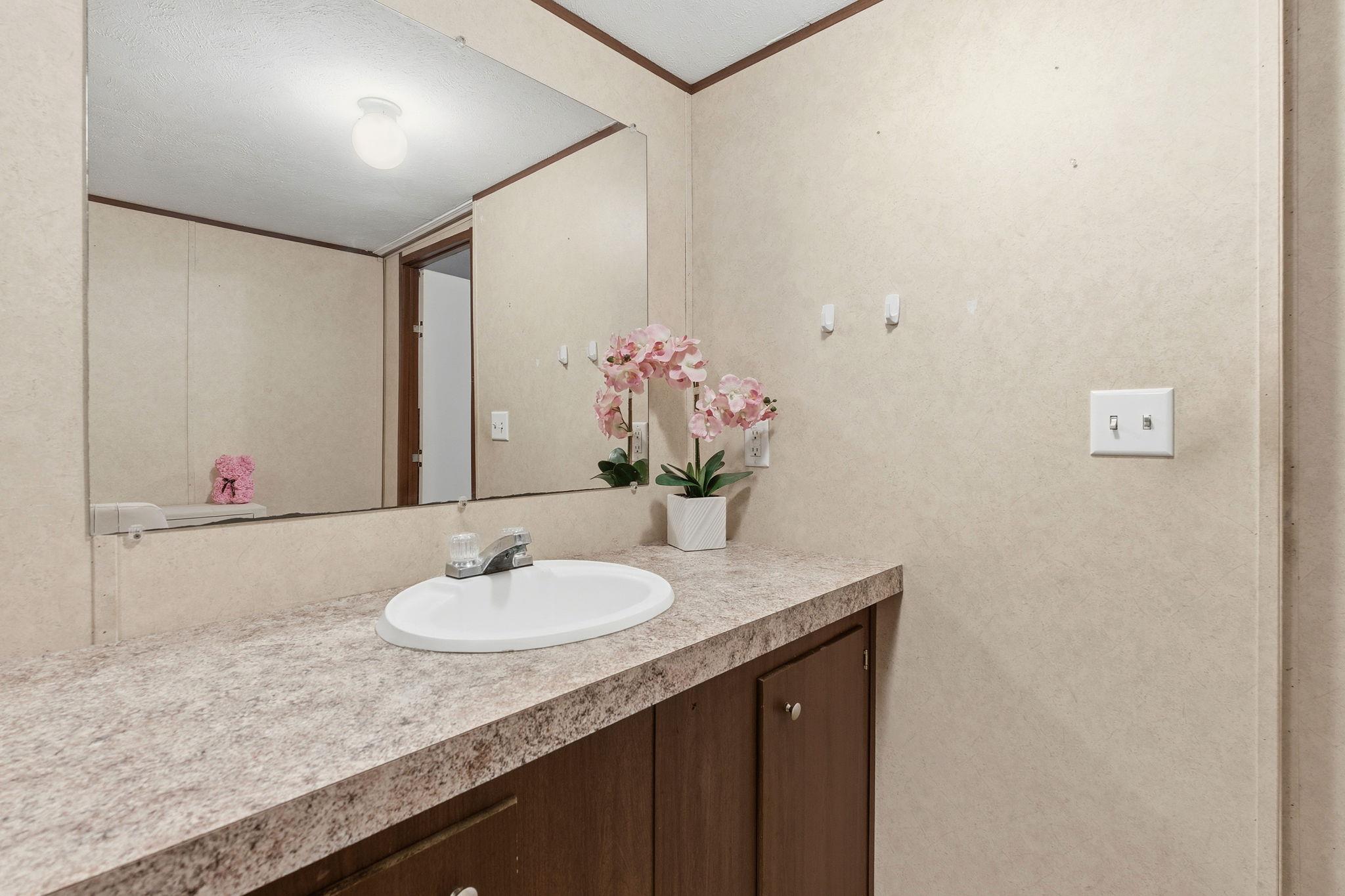 1278 Fm 812 Rd, Cedar Creek, TX 78612