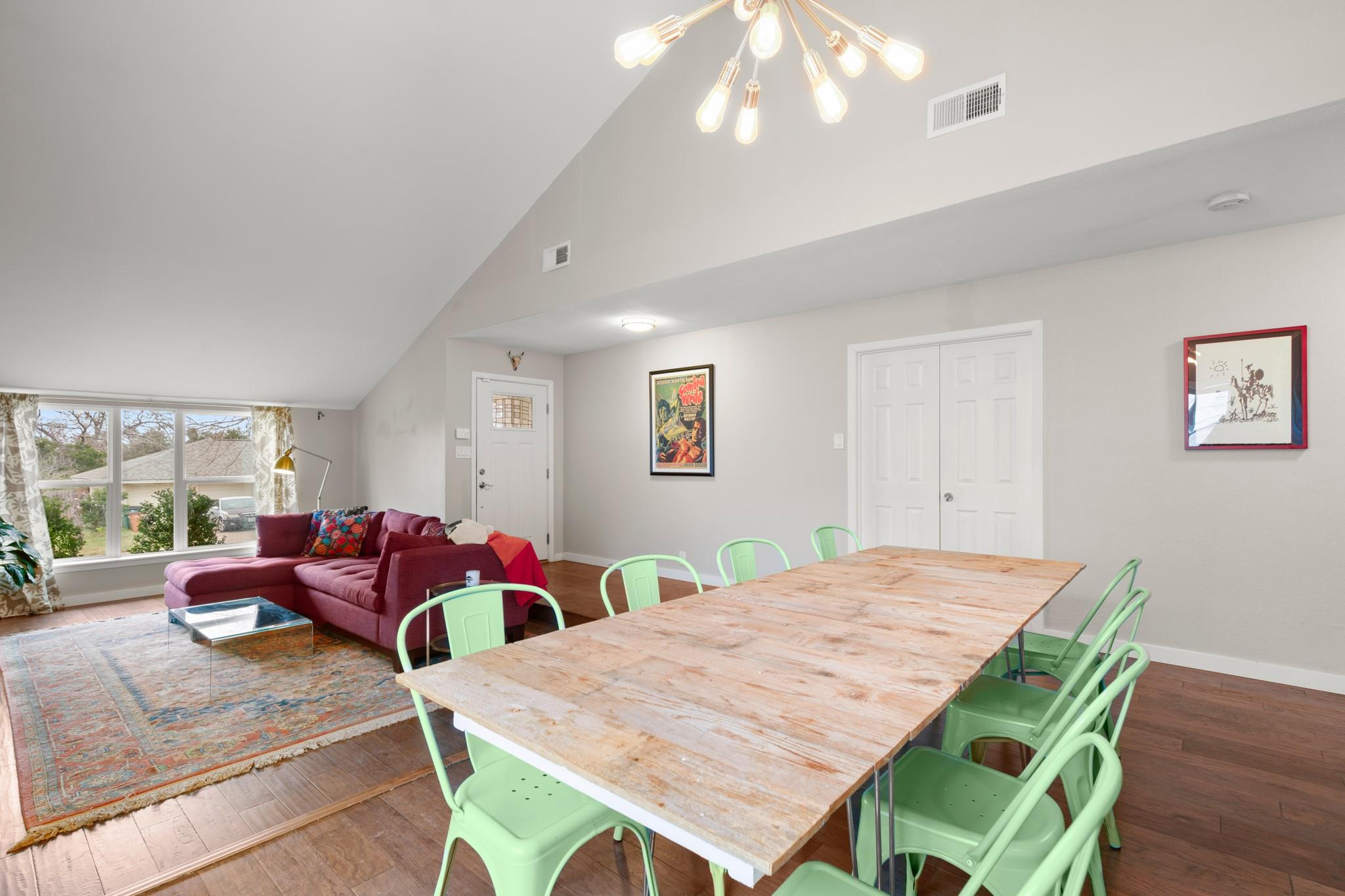 7404 Barcelona Dr, Austin, TX 78752