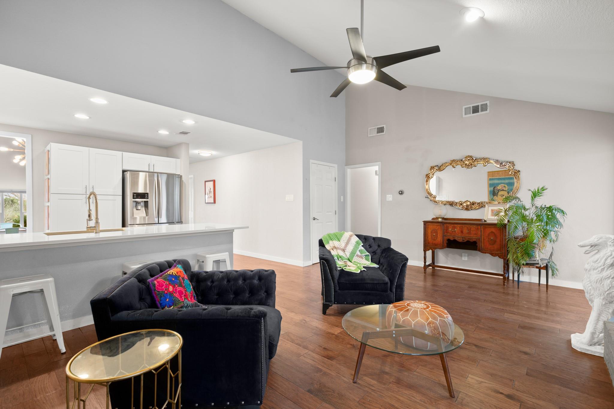 7404 Barcelona Dr, Austin, TX 78752