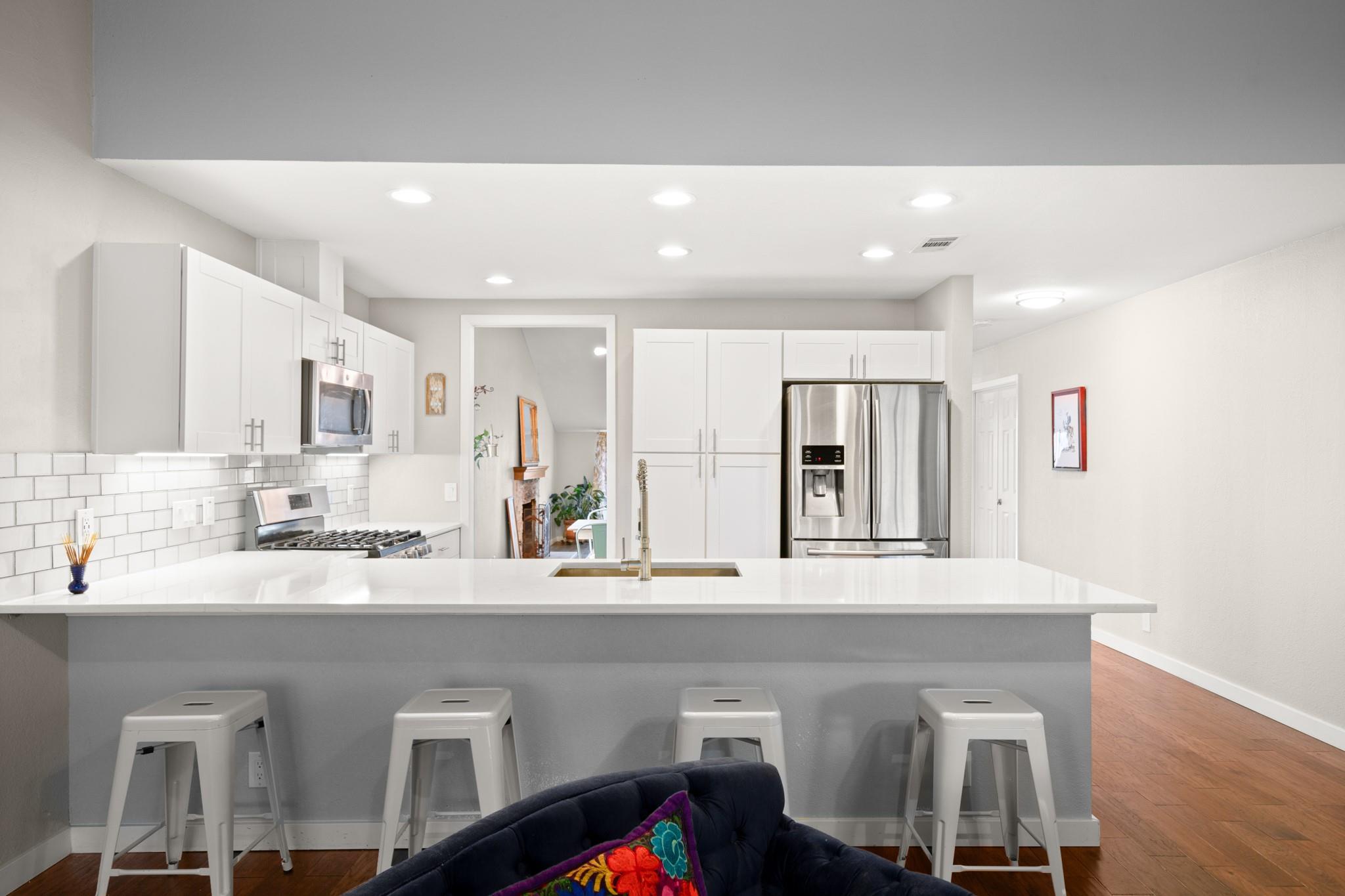 7404 Barcelona Dr, Austin, TX 78752